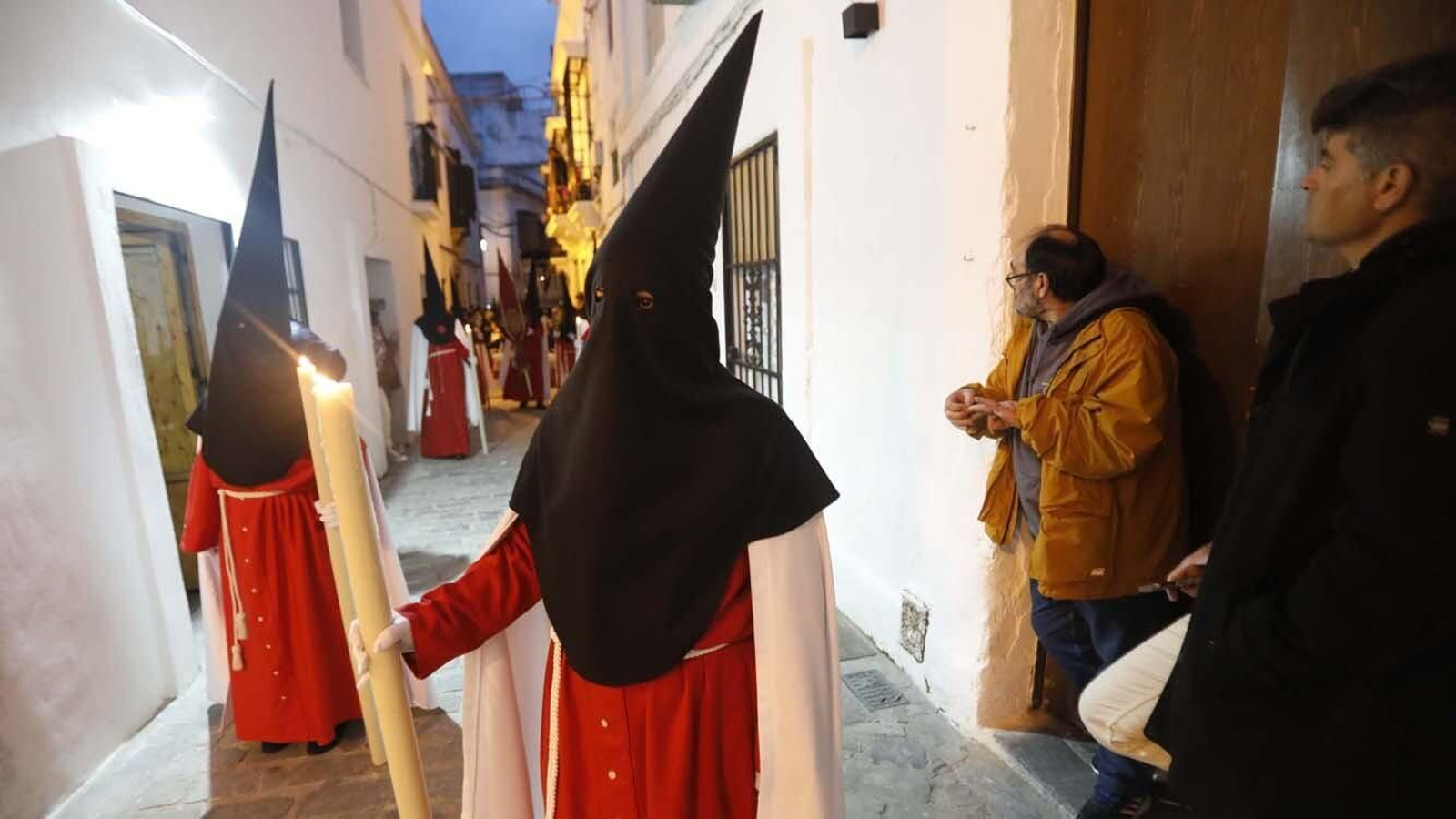 Las imágenes del Martes Santo en Tarifa: La Salud