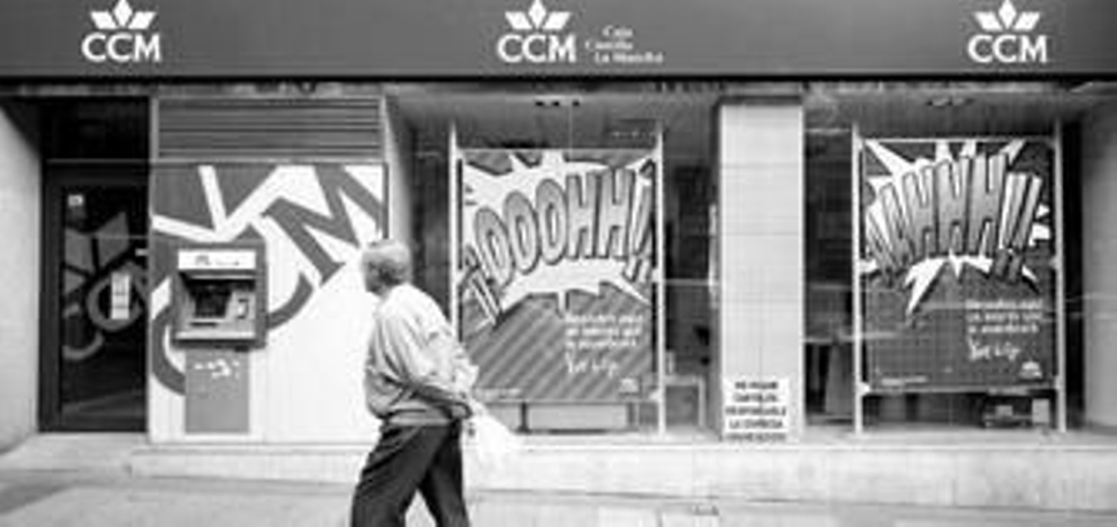 Una de las sucursales de la Caja Castilla La Mancha en Madrid.