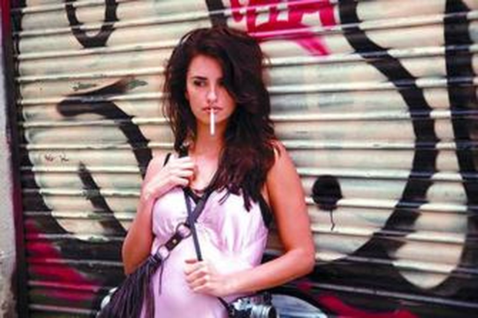 Penélope Cruz interpreta a una mujer que mantiene una relación atormentada con su ex marido.