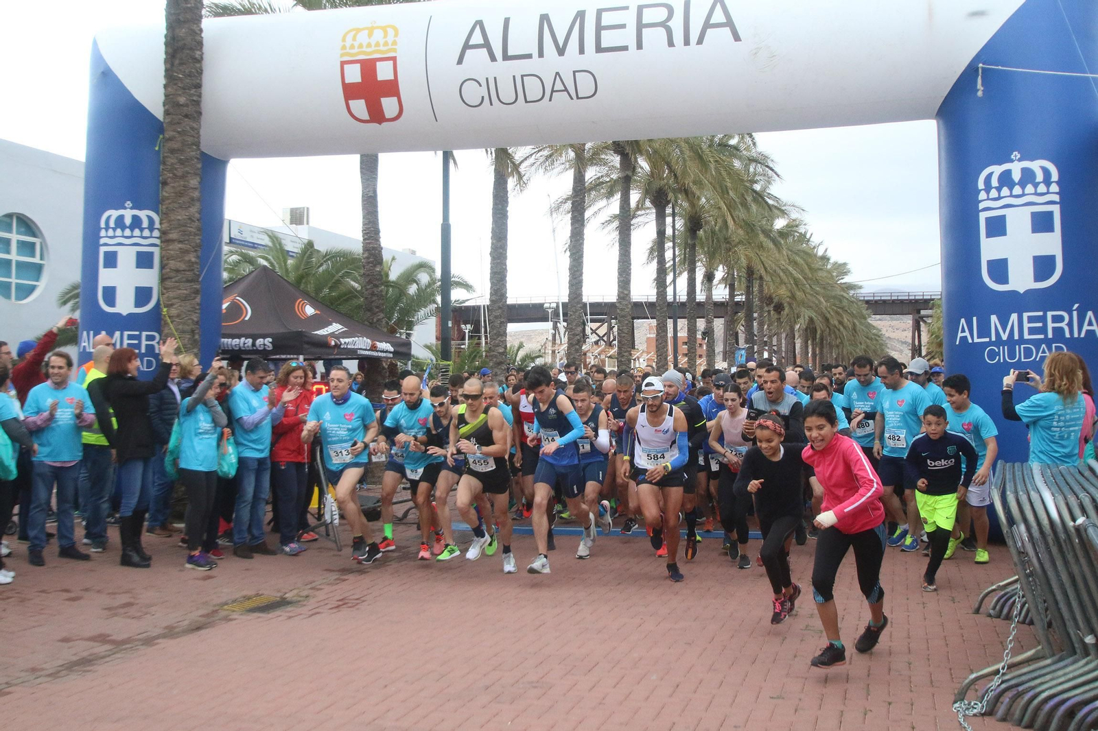 Galería gráfica de la 'RUNNER FASHION CARRERA AZUL POR EL AUTISMO'