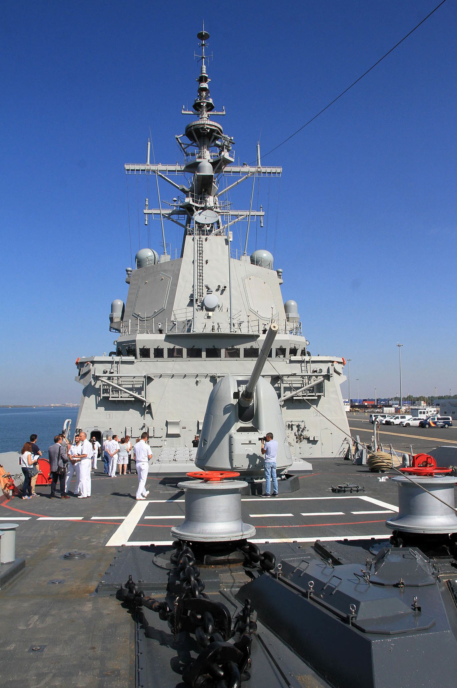 Imágenes de la Fragata Cristóbal Colón F-105