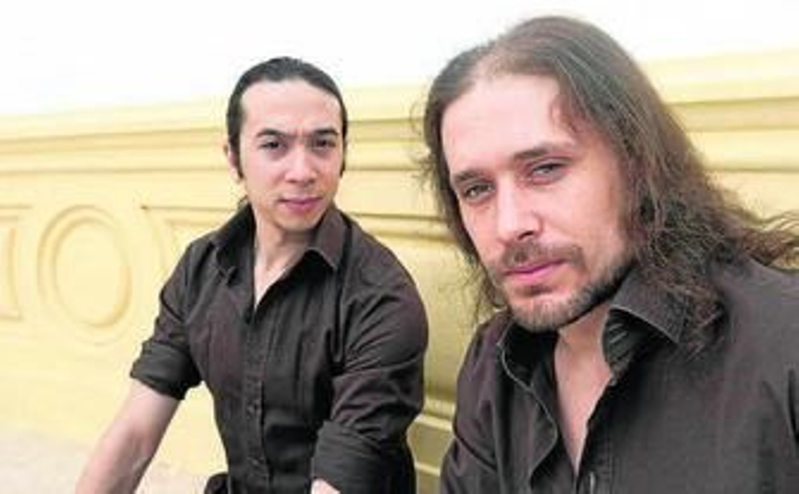 José Maya (izquierda) y Alfonso Losa posan en el Casino.