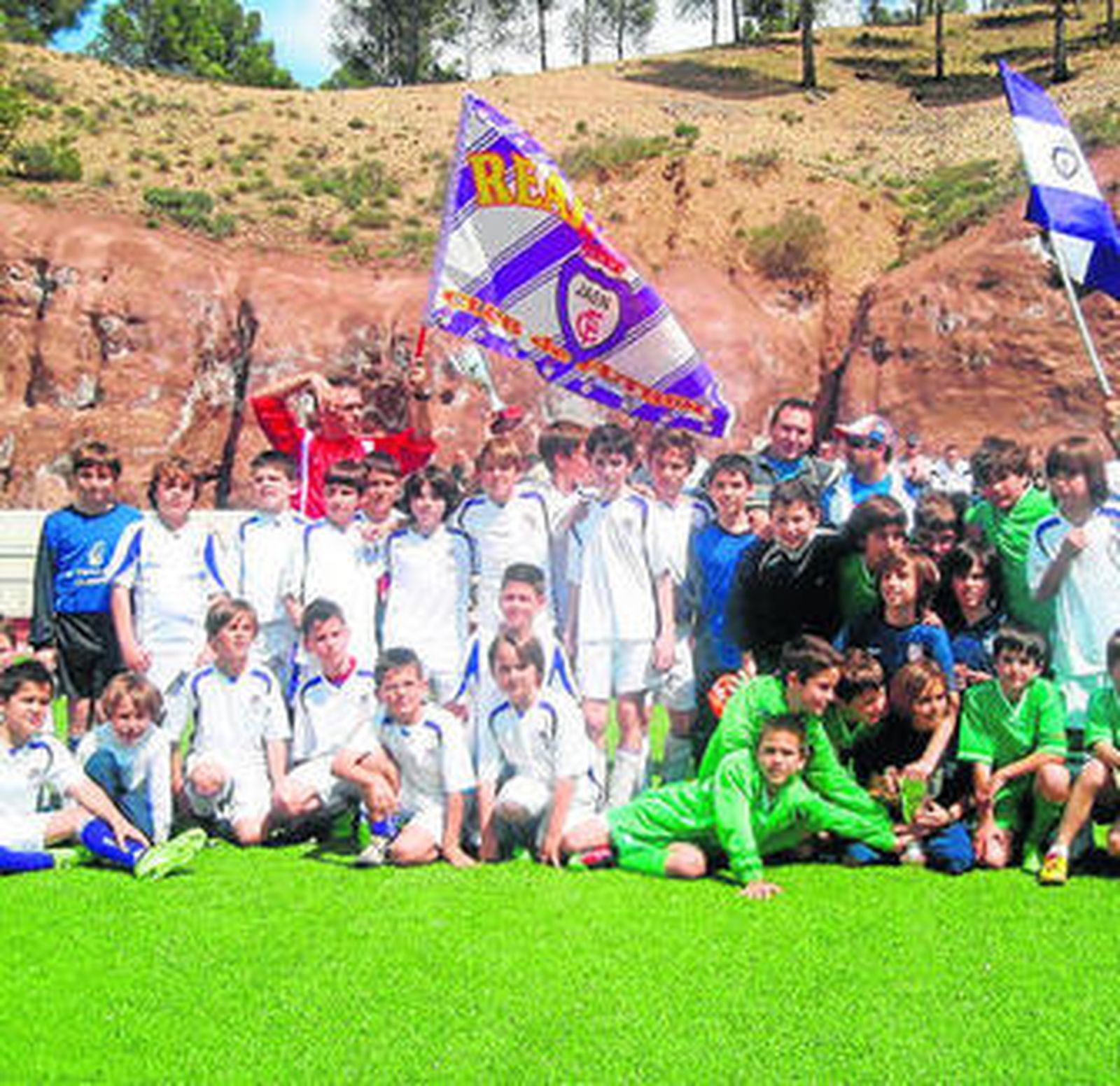 Los vencedores tras la consecución de los títulos.