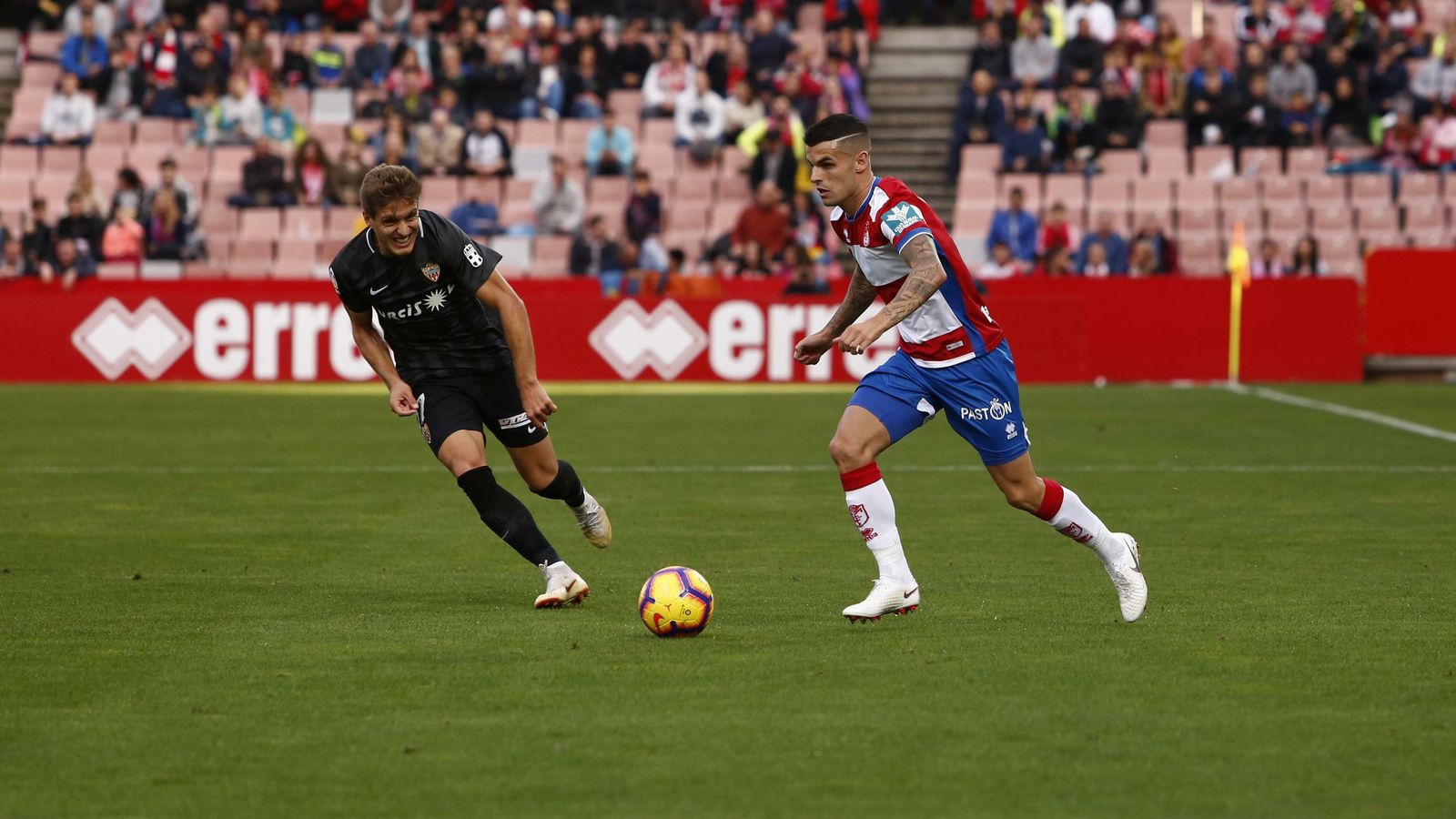 Hasta su lesión, el lateral sevillano fue uno de los jugadores más regulares.