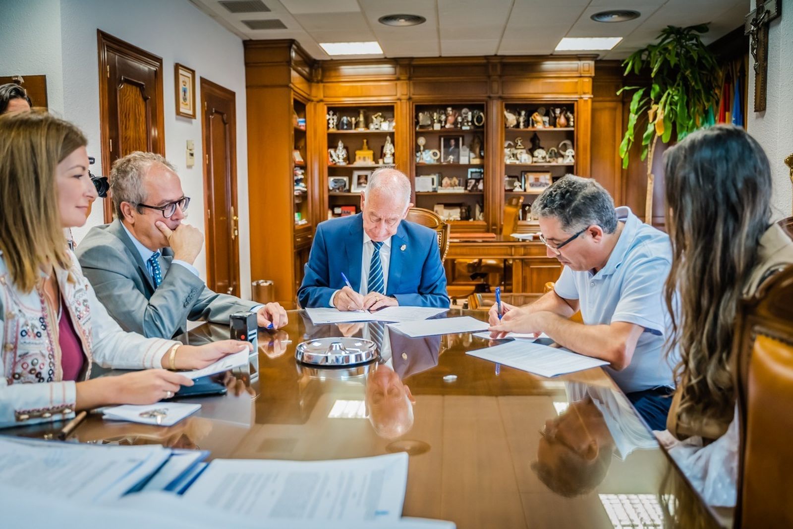 Luz verde a la remodelación de dos plazas, una rotonda y nueva conexión con la playa