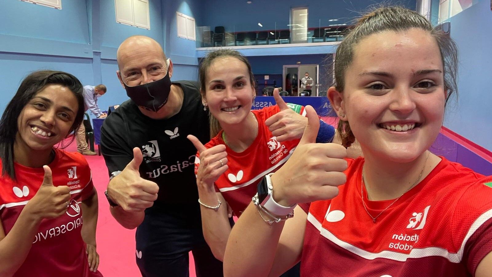 La plantilla del Vidrioservice celebra su triunfo ante el Alicante.