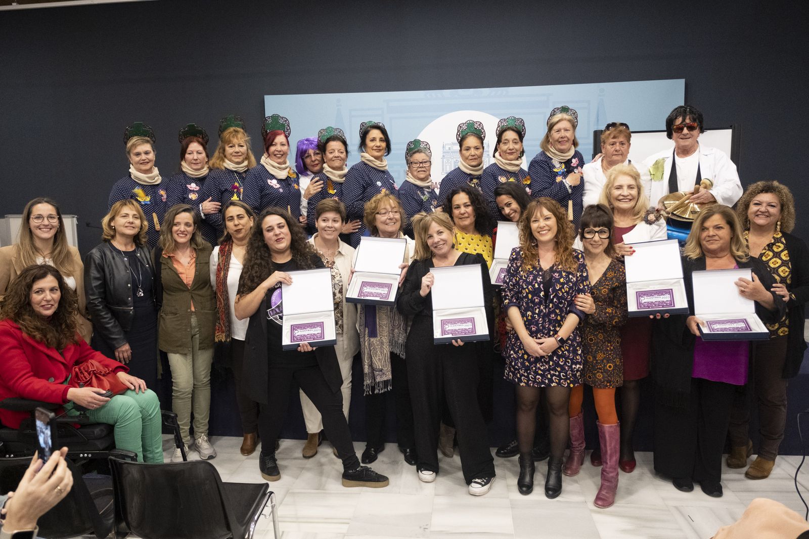 Foto de familia del acto Ilustres Anónimas.