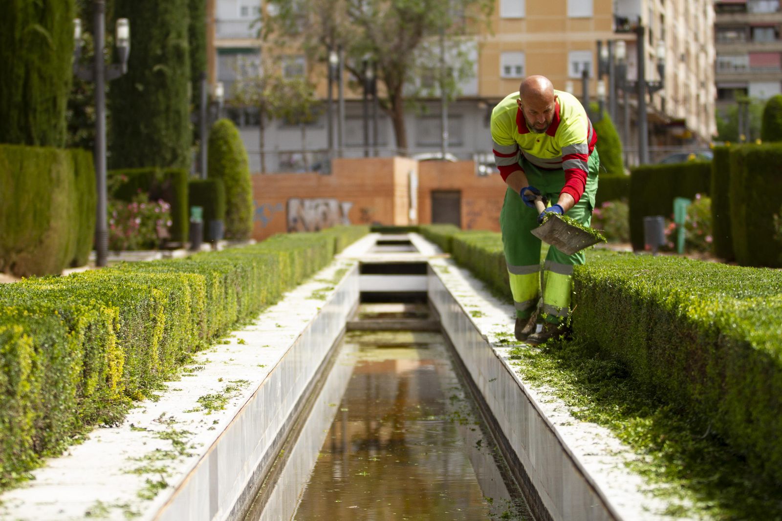 Un trabajador del área de Jardines.