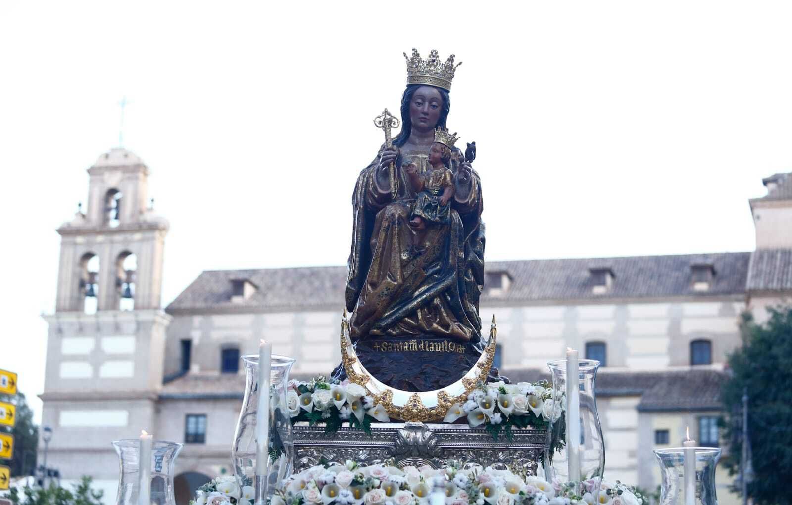 El traslado de la Virgen de la Victoria a la Catedral, en fotos