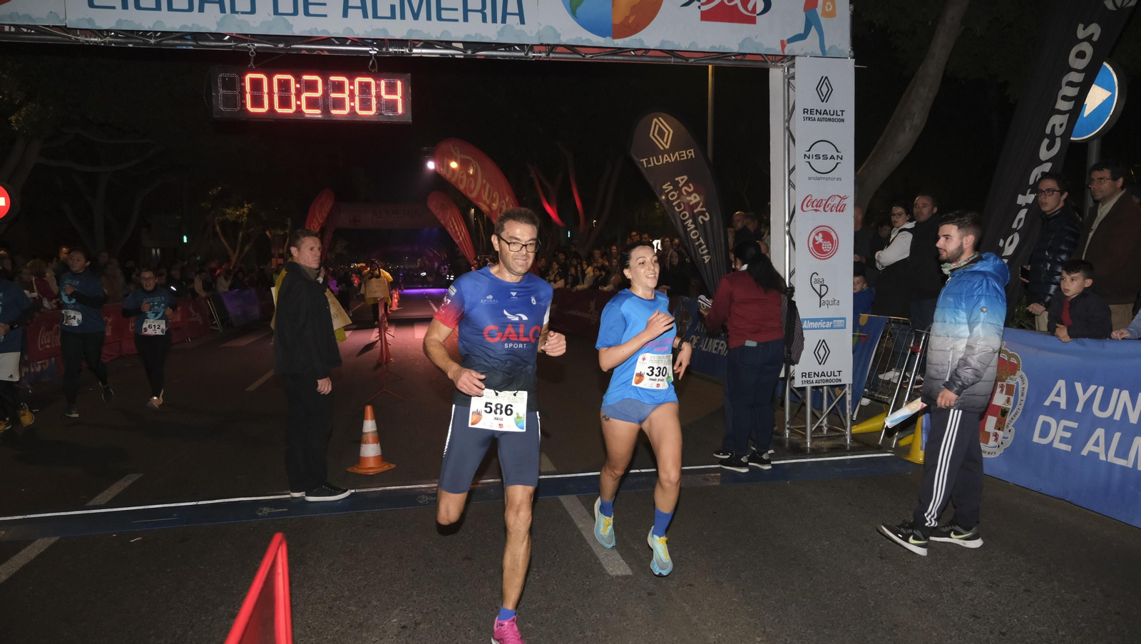 Imágenes de la XIV edición de la San Silvestre de Almería