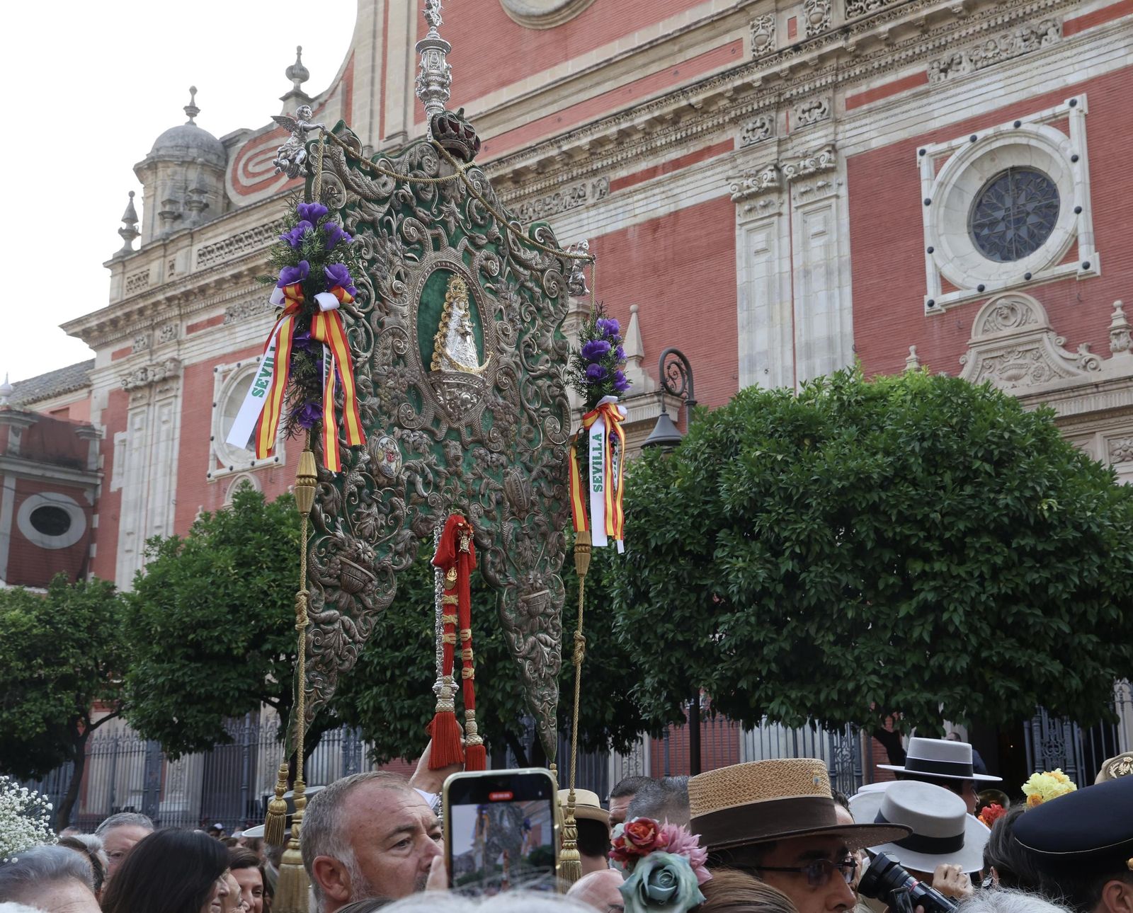 Las mejores fotos de la salida de la Hermandad de Sevilla hacia el Rocío