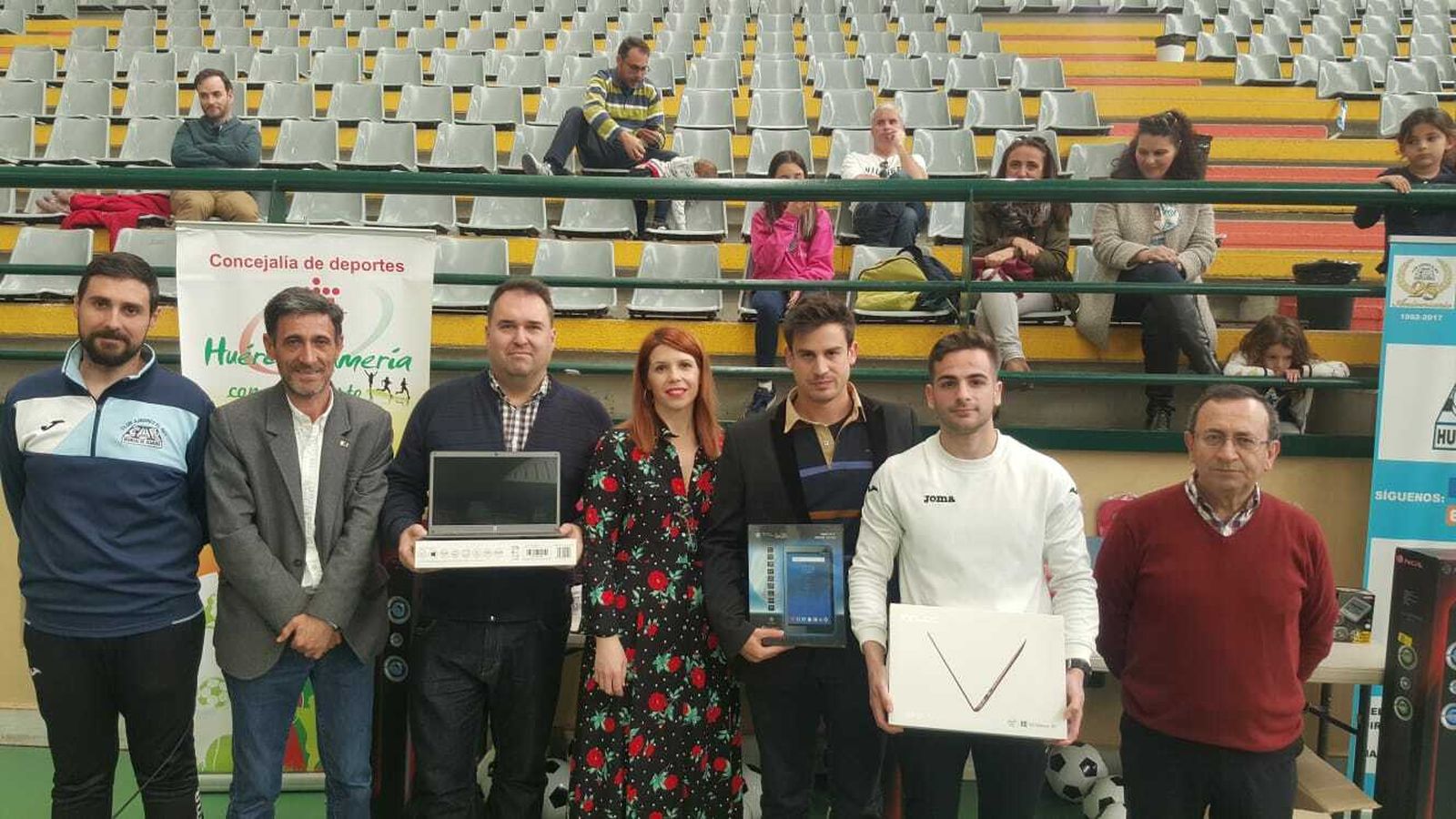 Entrega de premios a los primeros clasificados