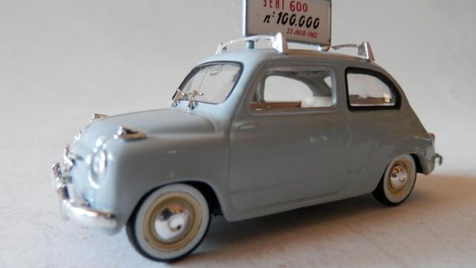 Un modelo del mítico Seat 600.