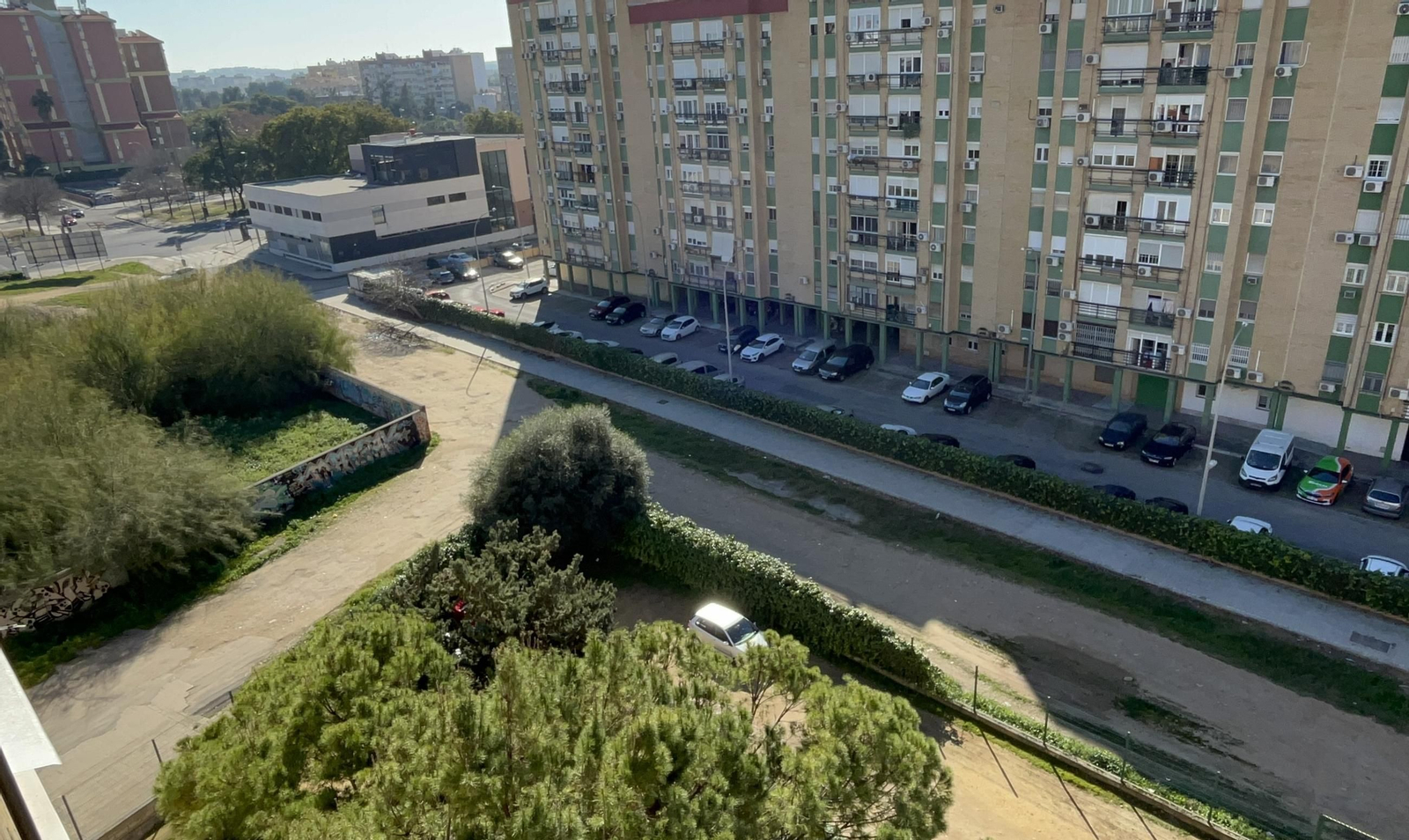 Solar en la Ronda Tamarguillo y calle Alhambra