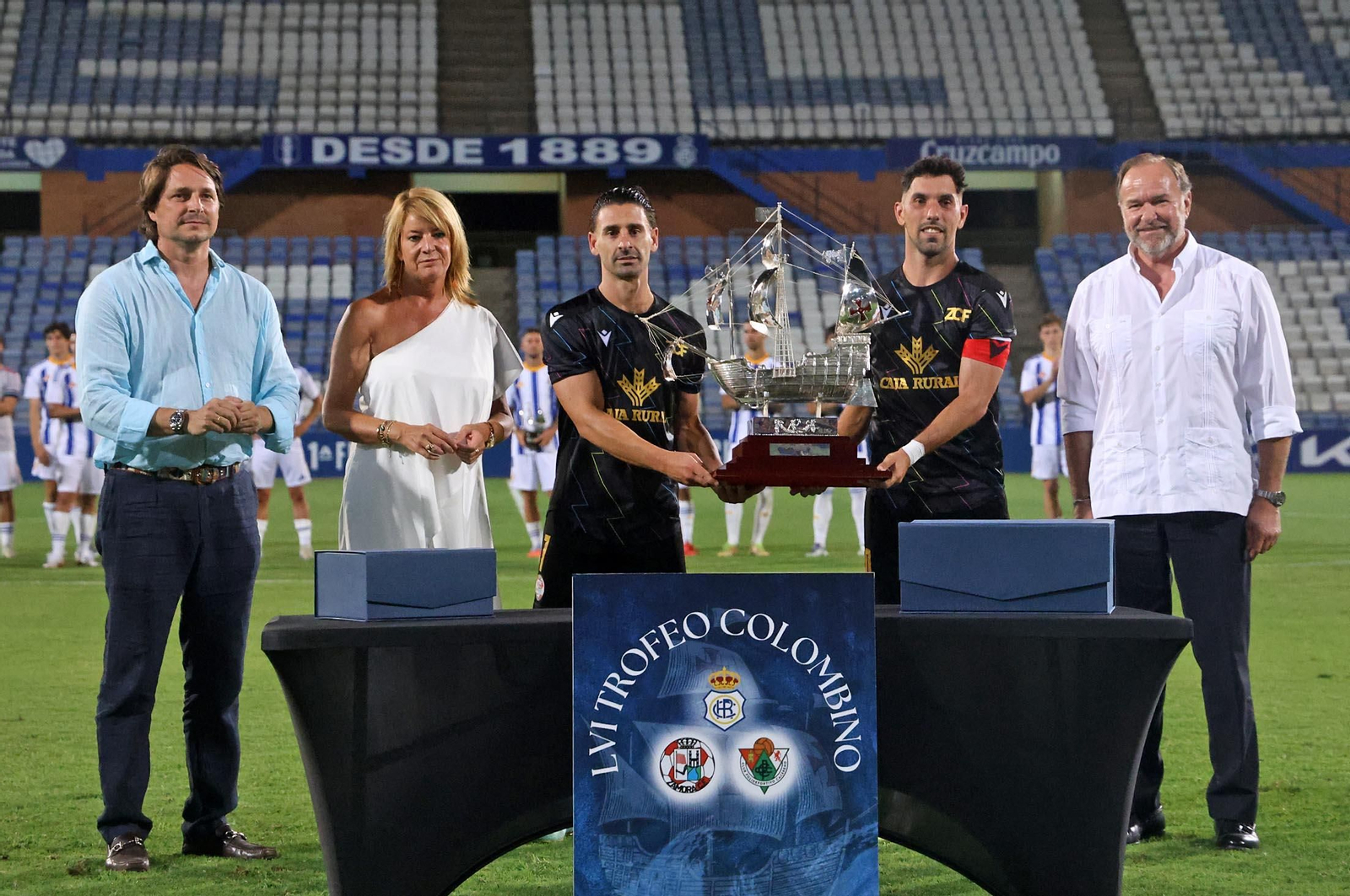 Las mejores imágenes del Trofeo Colombino con el Recreativo de Huelva, Zamora y Cacereño