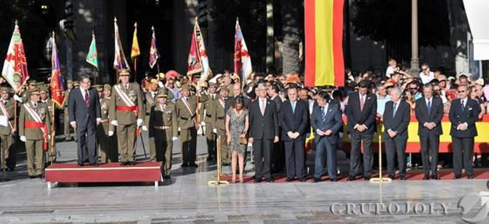 Las imágenes de la jura de bandera y el desfile militar del Día de San Fernando