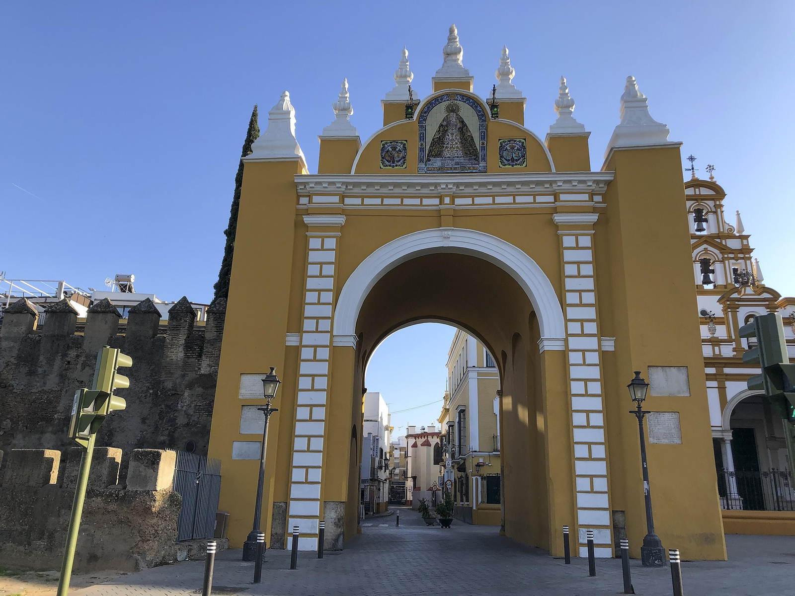 Las calles de Sevilla con menos gente por el Coronavirus