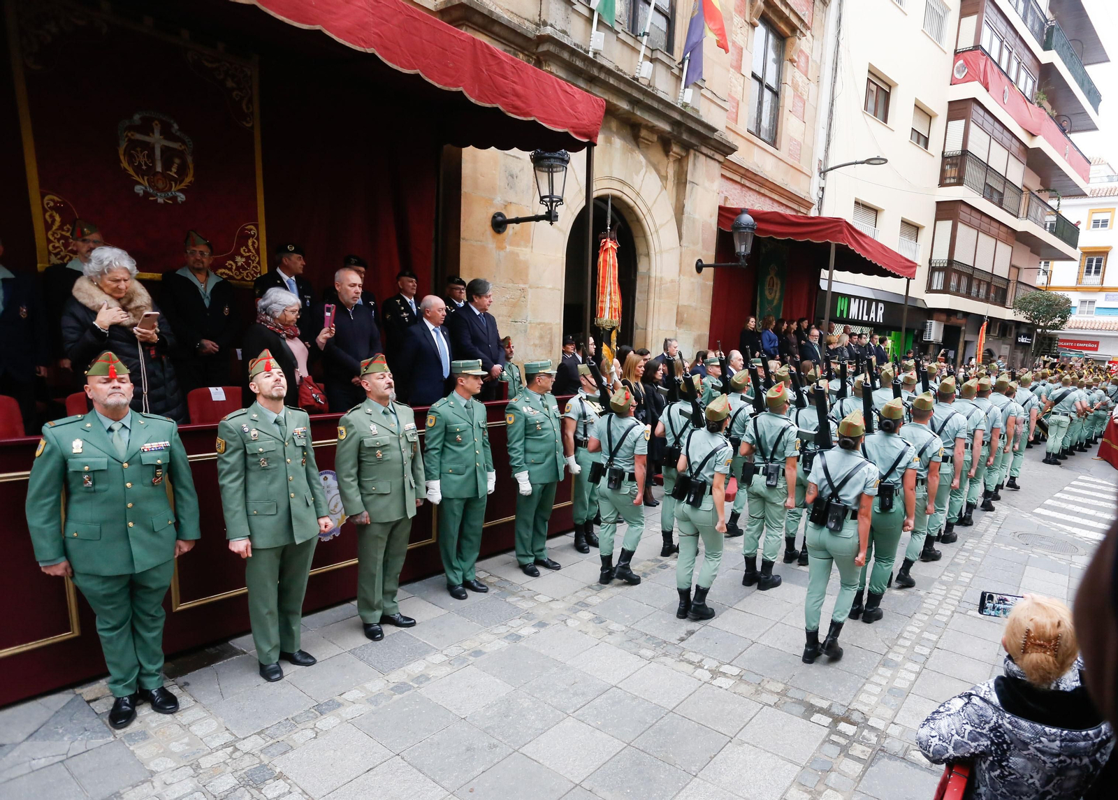 Fotos del Lunes Santo en Algeciras: Desfile de la Legión