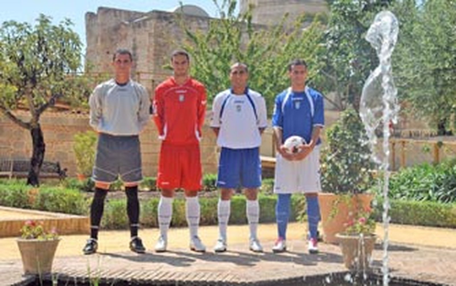 El club tiene ya sobre la mesa hasta 7 marcas de ropa deportiva