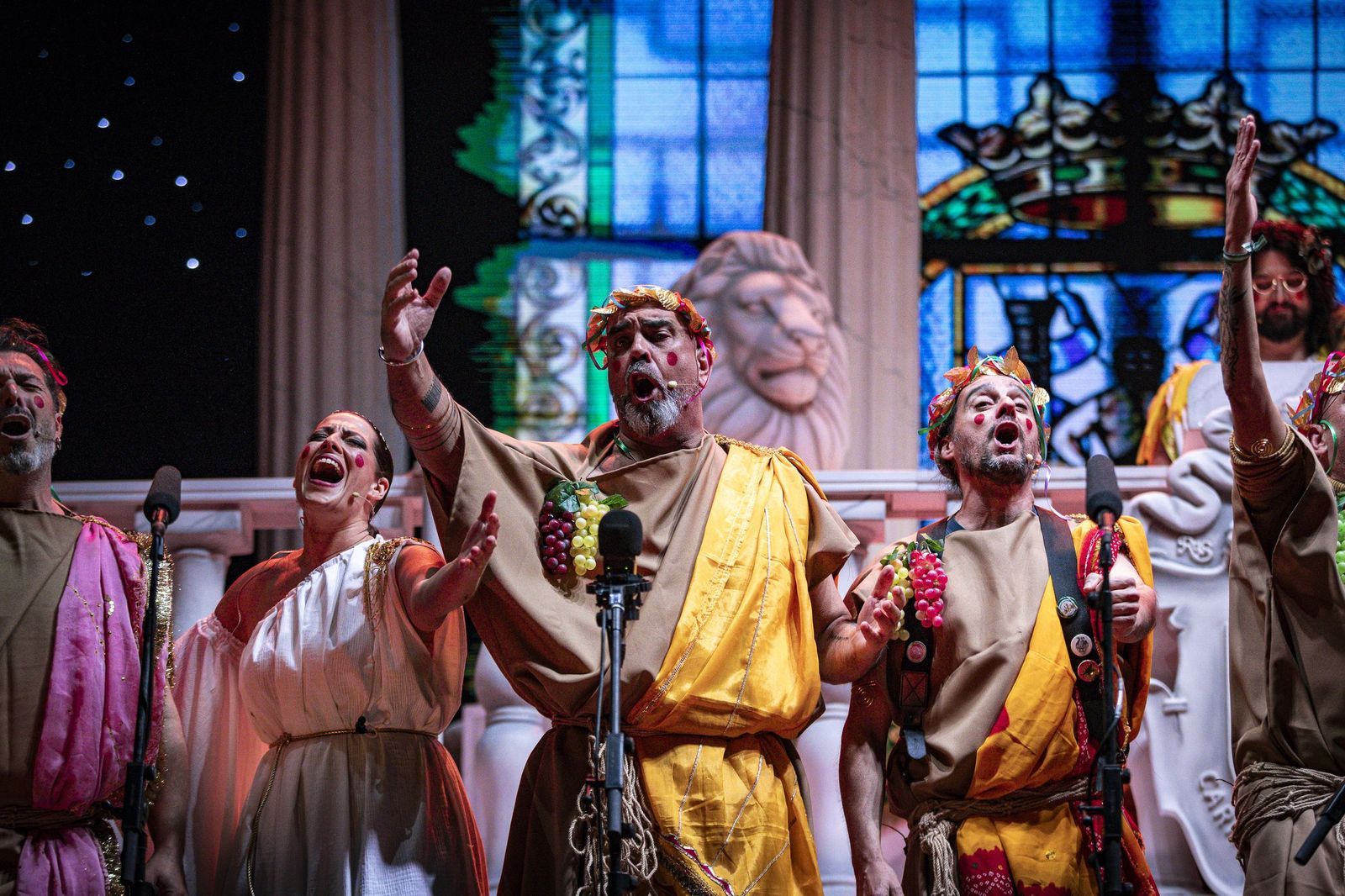 Las imágenes del pregón y la boda de Manu Sánchez en el Carnaval de Cádiz 2026