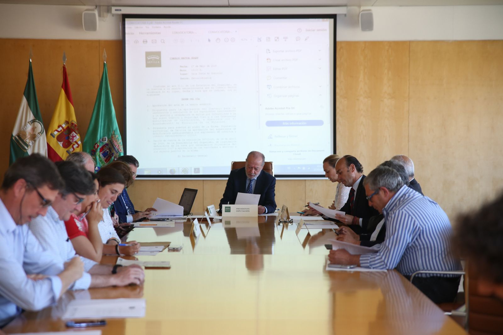 Reunión del Consejo Rectordel Opaef, con el presidente del Organismo y de la Diputación, Fernando Rodríguez Villalobos, presidiendo.