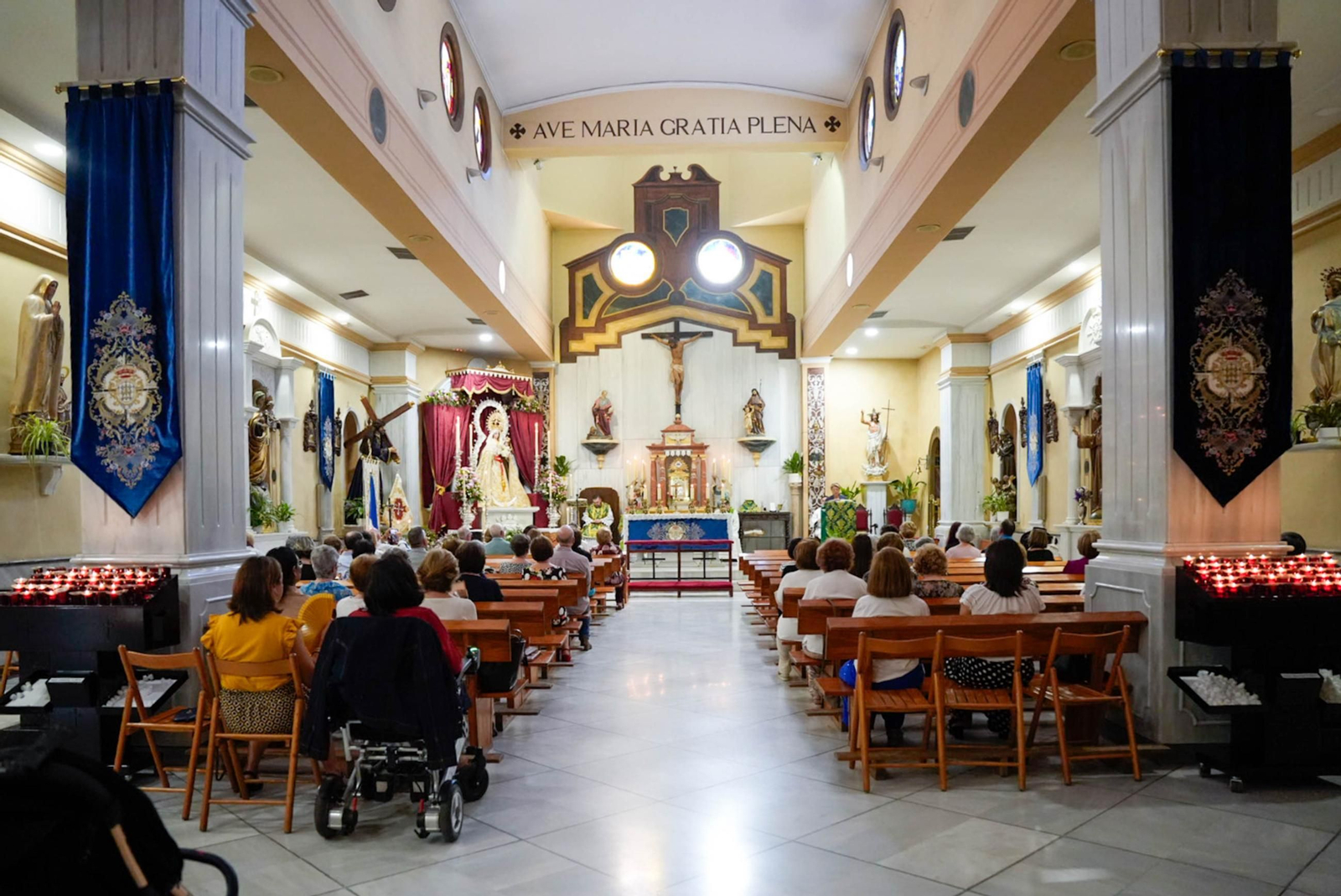 Las imágenes del la misa en Macael ofrecida por los niños y familias
