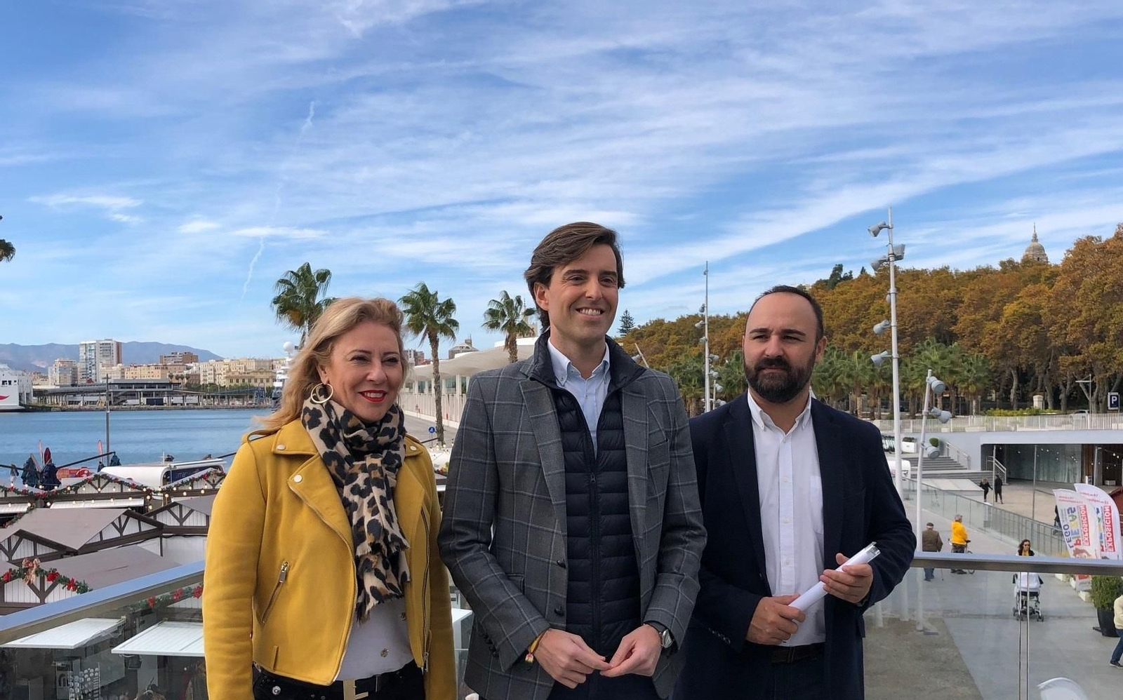 Pablo Montesinos, vicesecretario de Comunicación del PP, con los diputados Carolina España y Mario Cortés Pablo Montesinos, vicesecretario de Comunicación del PP, con los diputados Carolina España y Mario Cortés