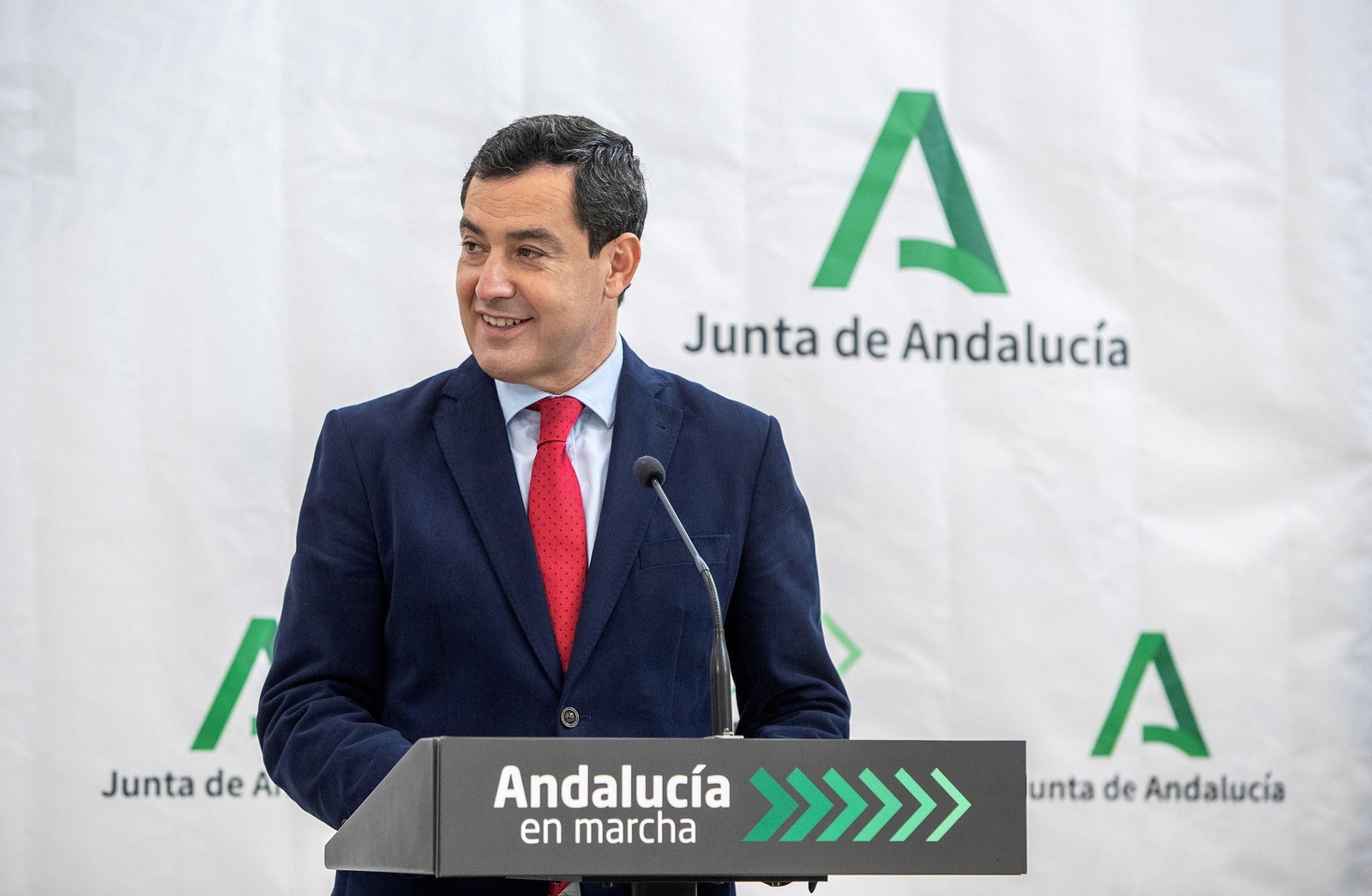 Juanma Moreno, en rueda de prensa.