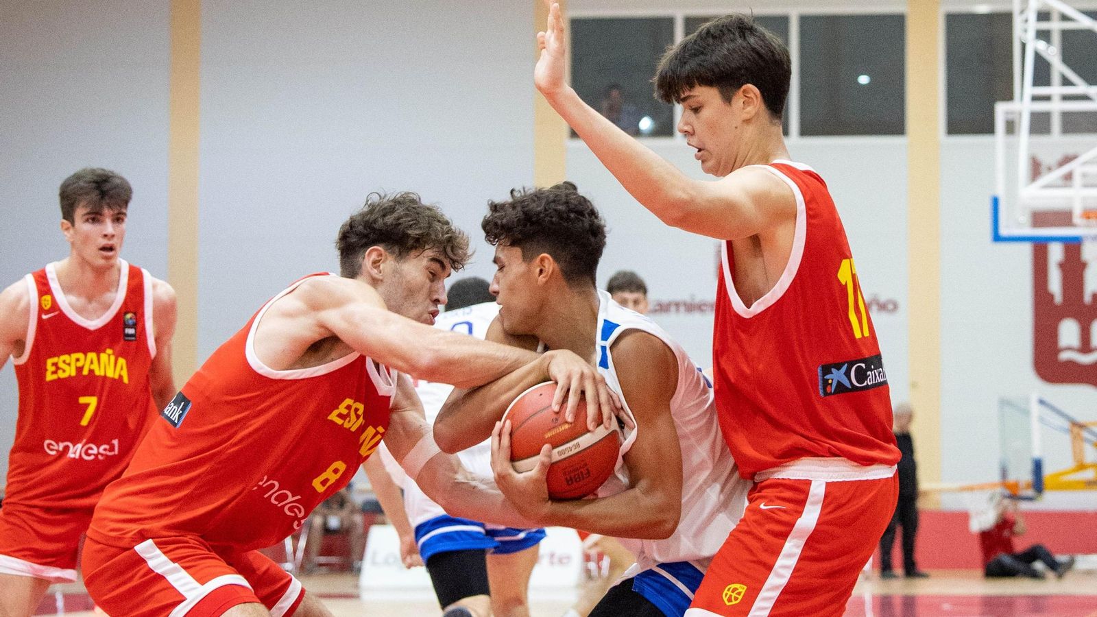 Mario Saint-Supéry, decisivo con España sub 18 en Logroño