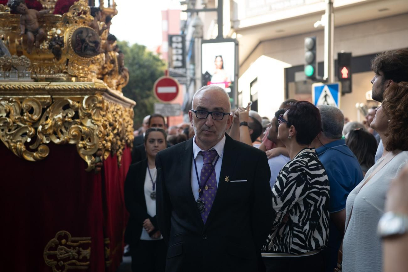 El pueblo de Jaén abraza con solemnidad a El Abuelo en la Magna, en imágenes