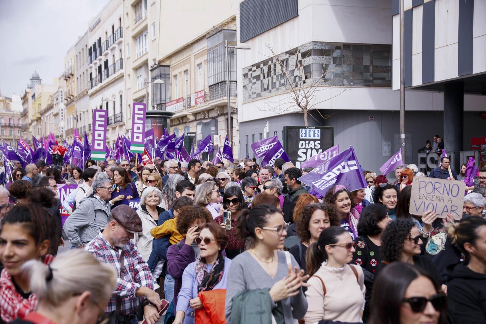 Las imágenes de la manifestación realizada por la Plataforma de Acción Feminista en Almería