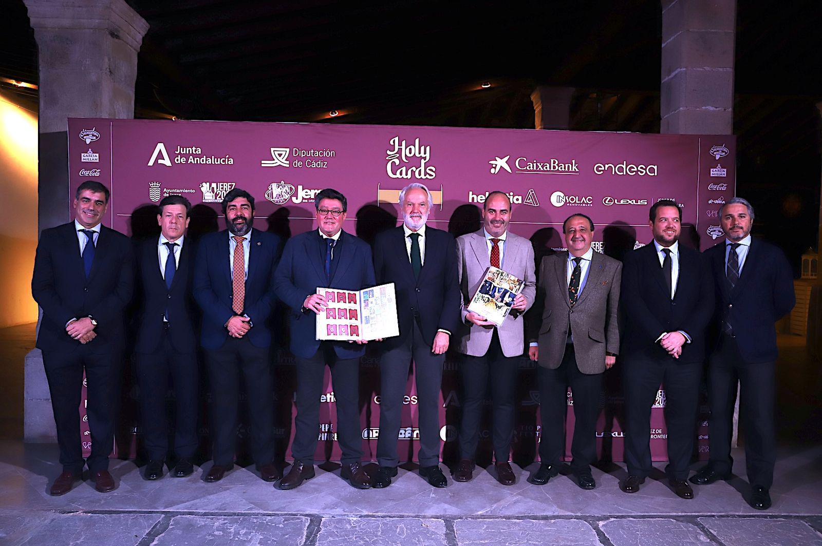 Autoridades asistentes a la presentación de la tercera edición de las 'Holy Cards' de Jerez.