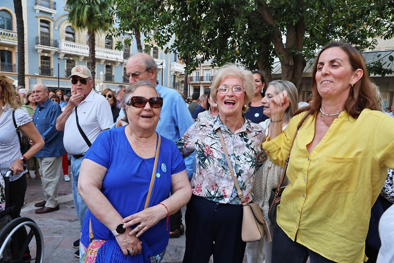 Imágenes de la concentración por las infraestructuras para Huelva