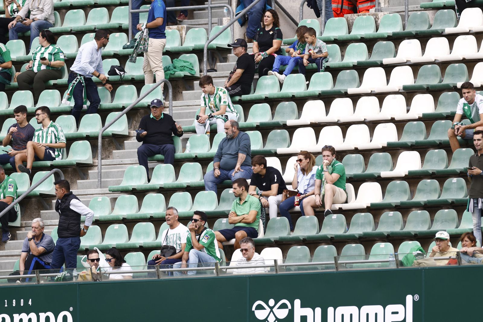 Búscate en las fotos del Betis-Atlético de Madrid
