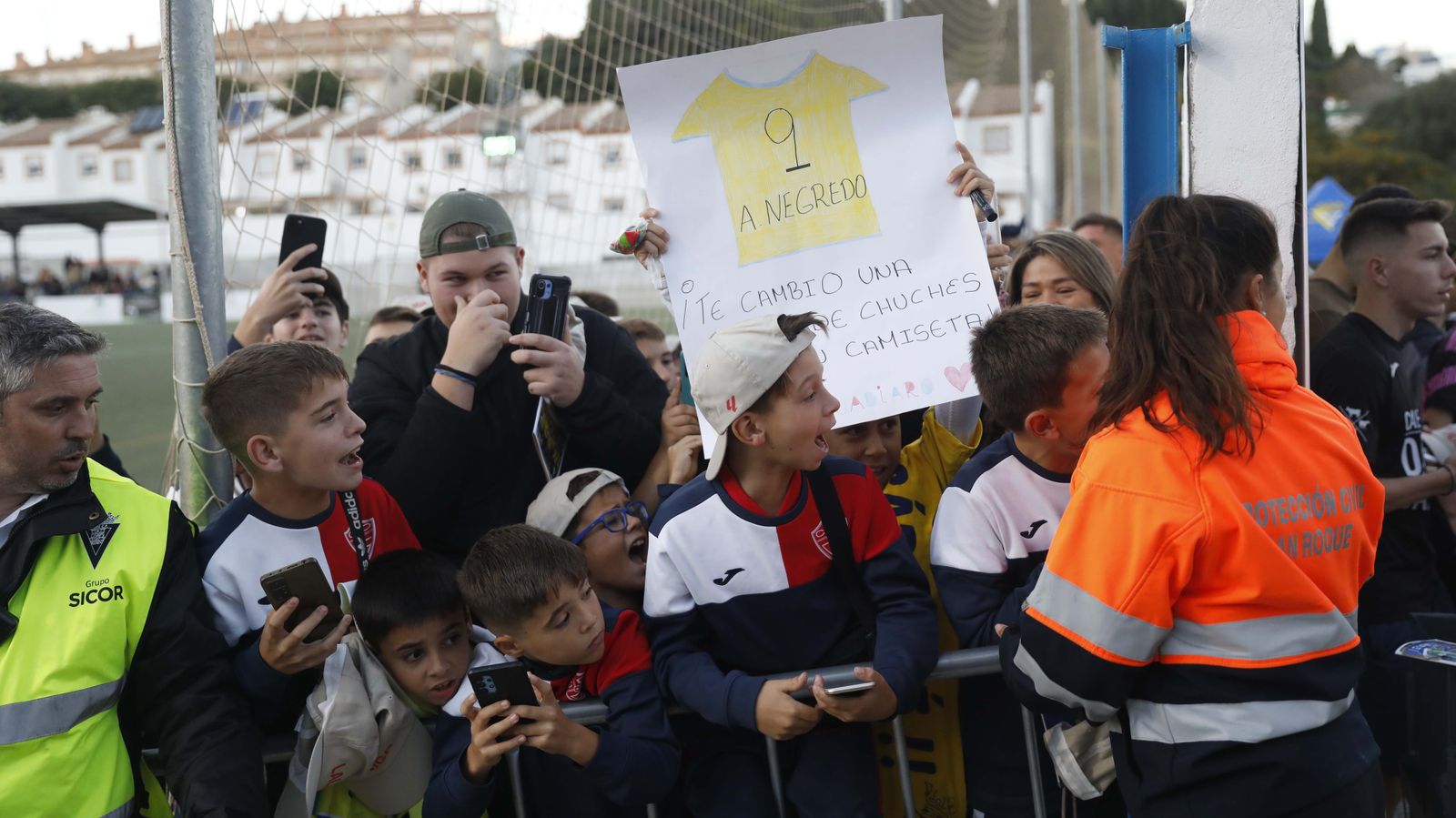 Las fotos de la visita del Cádiz CF para celebrar el 50 aniversario del CD Guadiaro