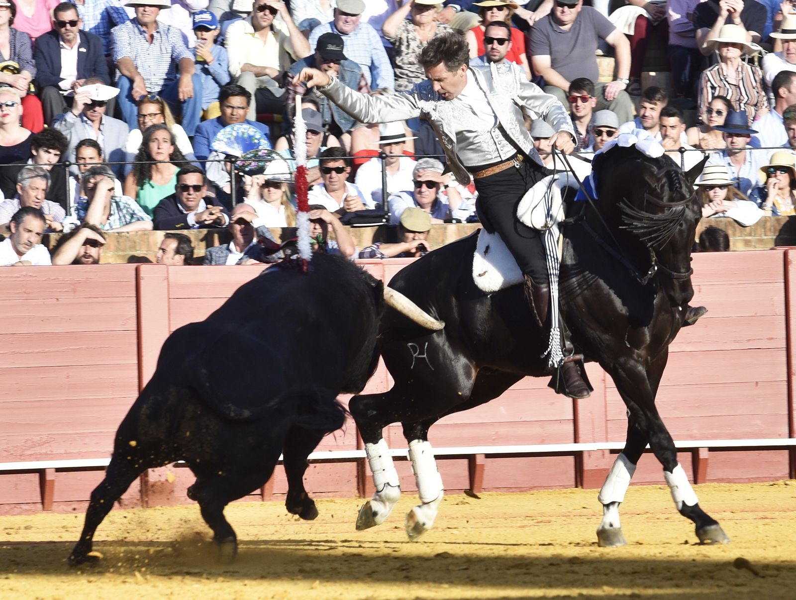 Las imágenes de la corrida de rejones de la Feria de Abril de Sevilla