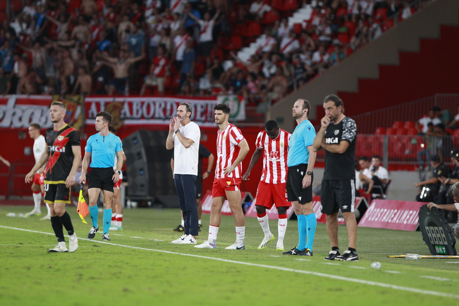 Imágenes del partido U.D. Almería-Rayo Vallecano
