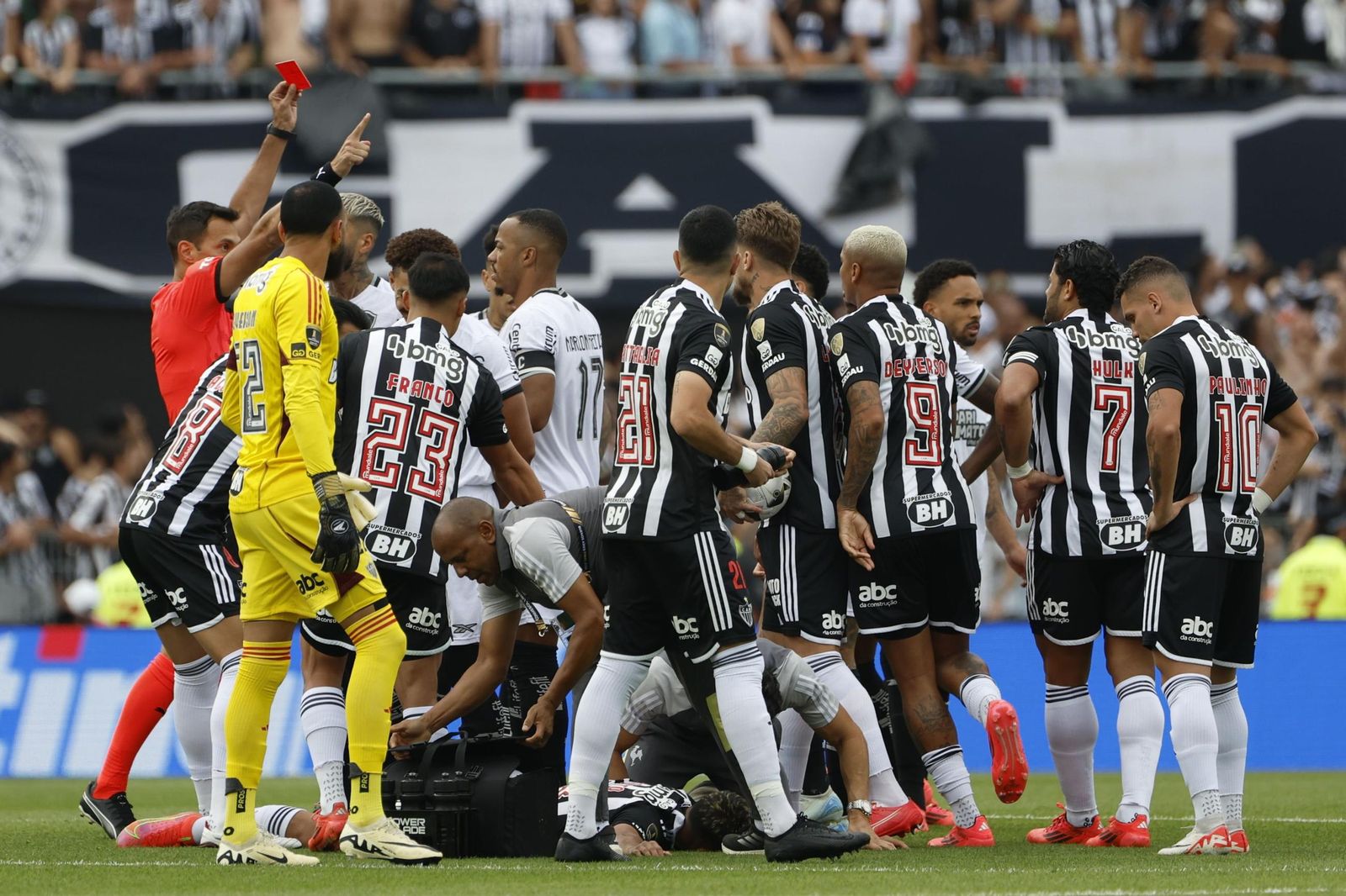 Las fotos de una final de la Libertadores histórica; Botafogo, campeón con 10, ante Atlético Mineiro