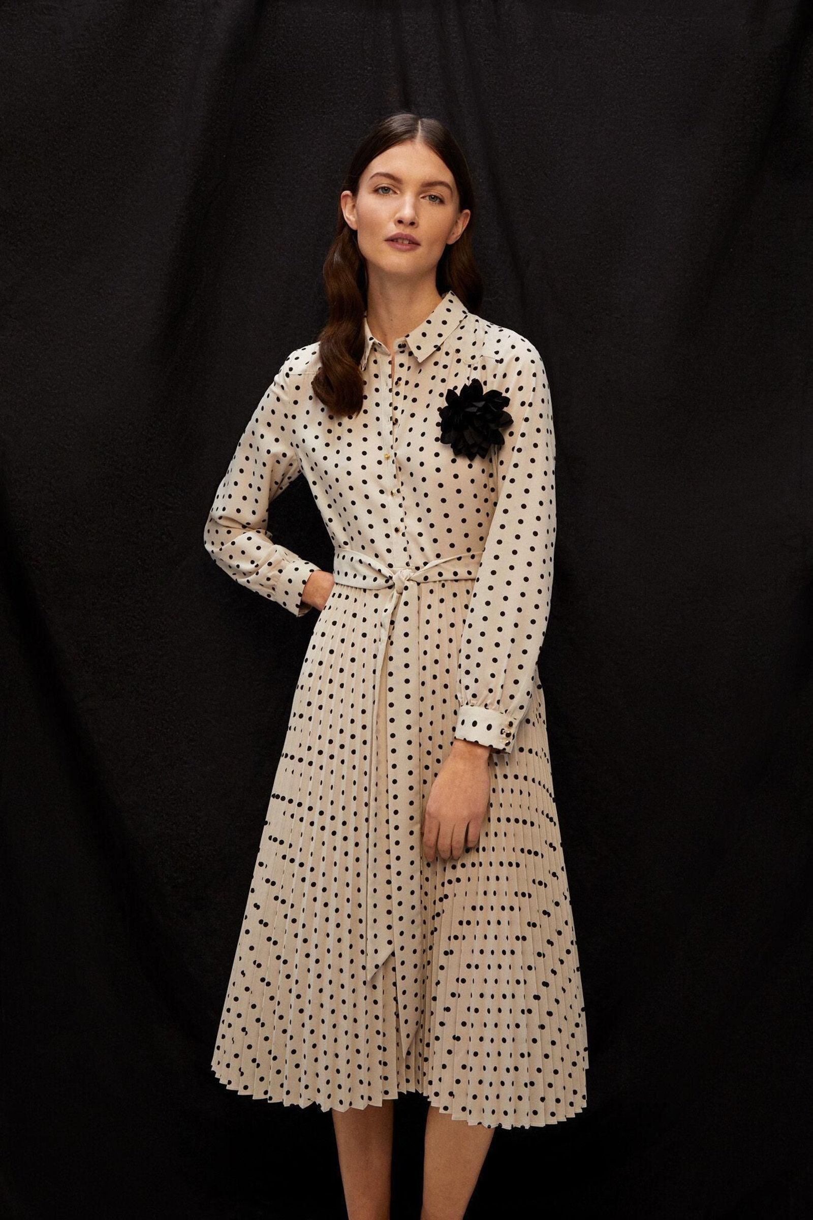 Vestido de lunares de Cortefiel. Vestido de lunares de Cortefiel.