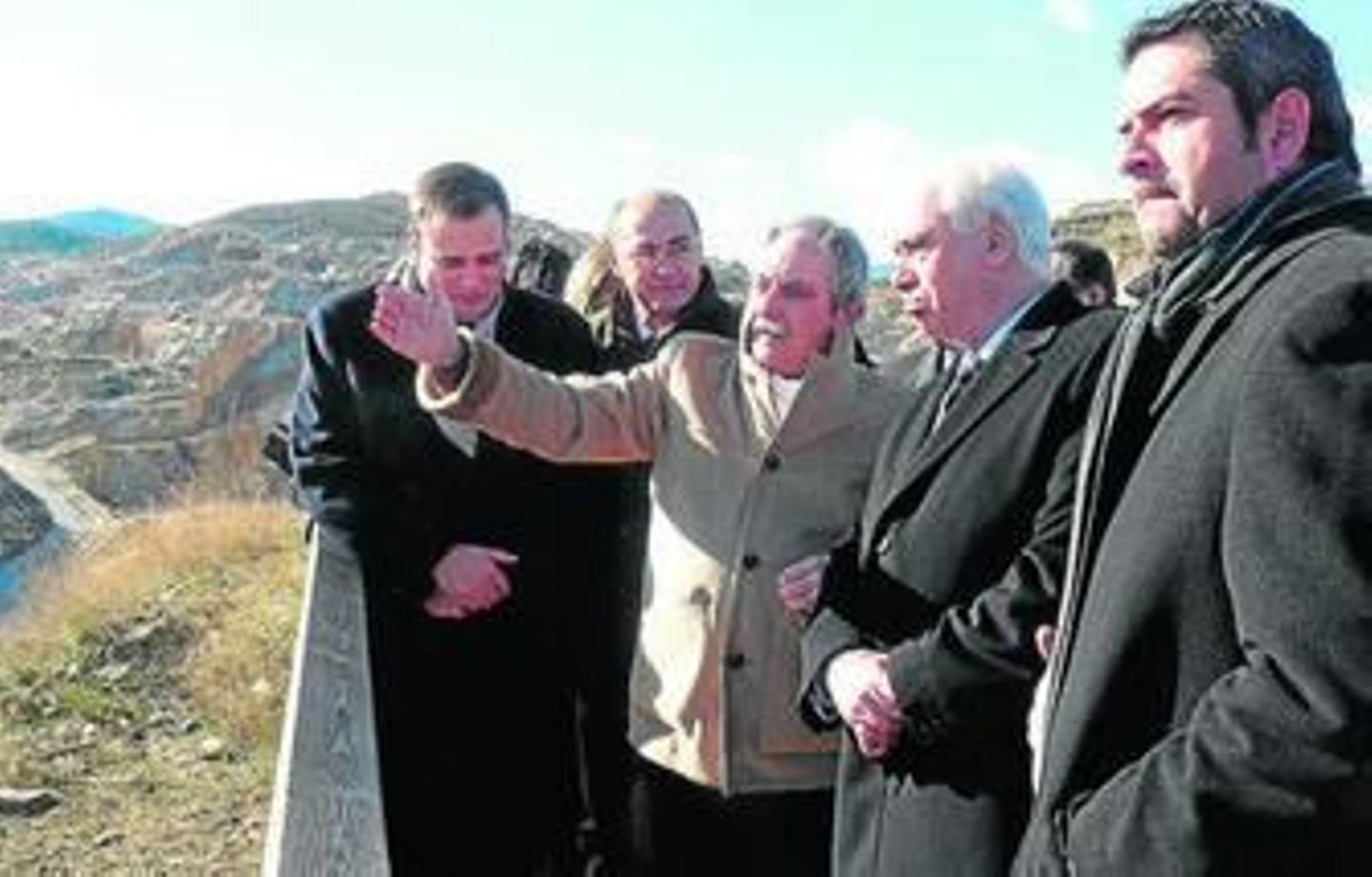 El Consejero de Turismo visitó el Mirador de Las Canteras, una de las actuaciones del Plan.