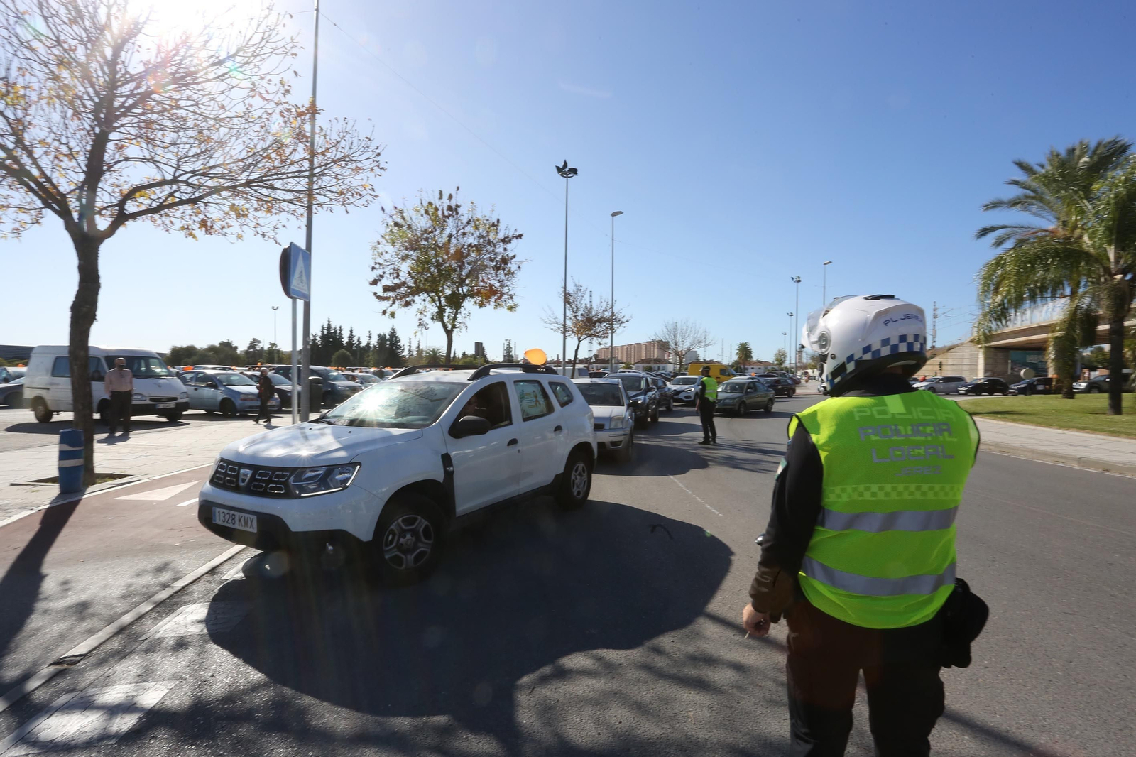 Caravana de coches contra la ley Celaá en Jerez