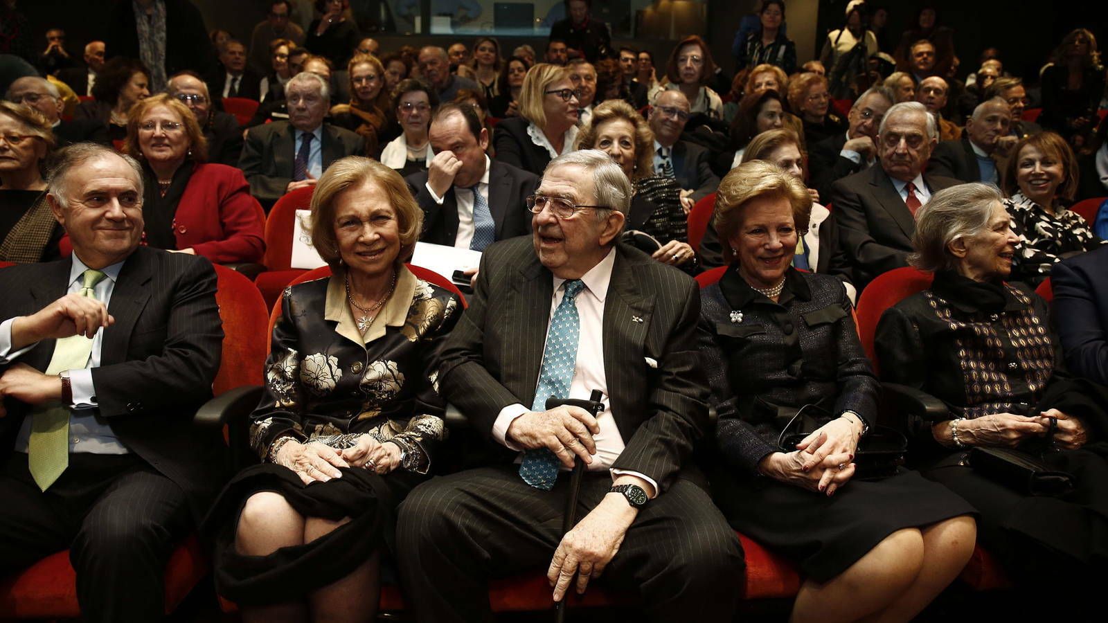 Doña Sofía, de i. a dcha junto a ella su hermano Constantino, su cuñada Ana María de Dinamarca y su hermana Irene.