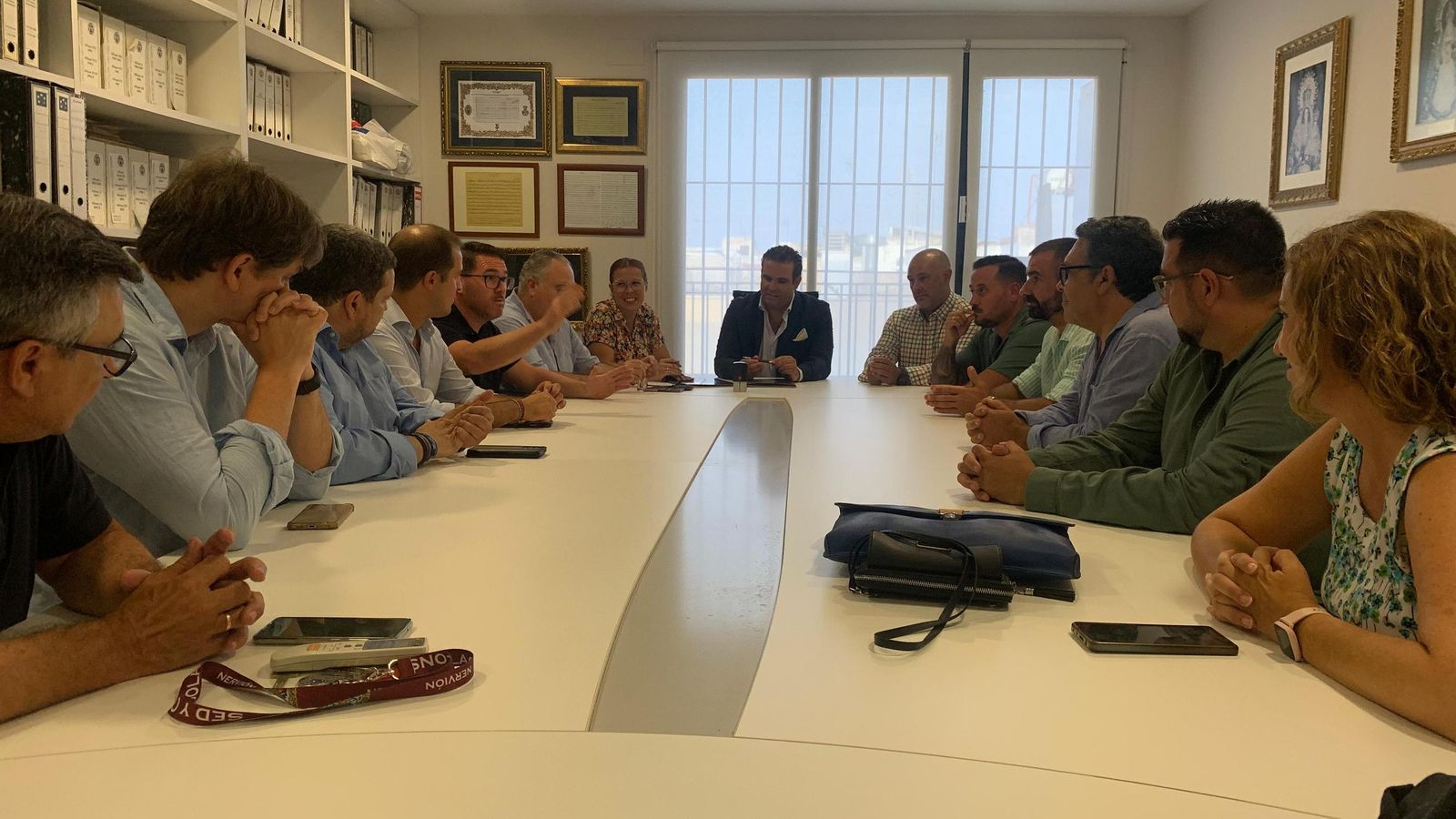 Reunión en las dependencias de la corporación