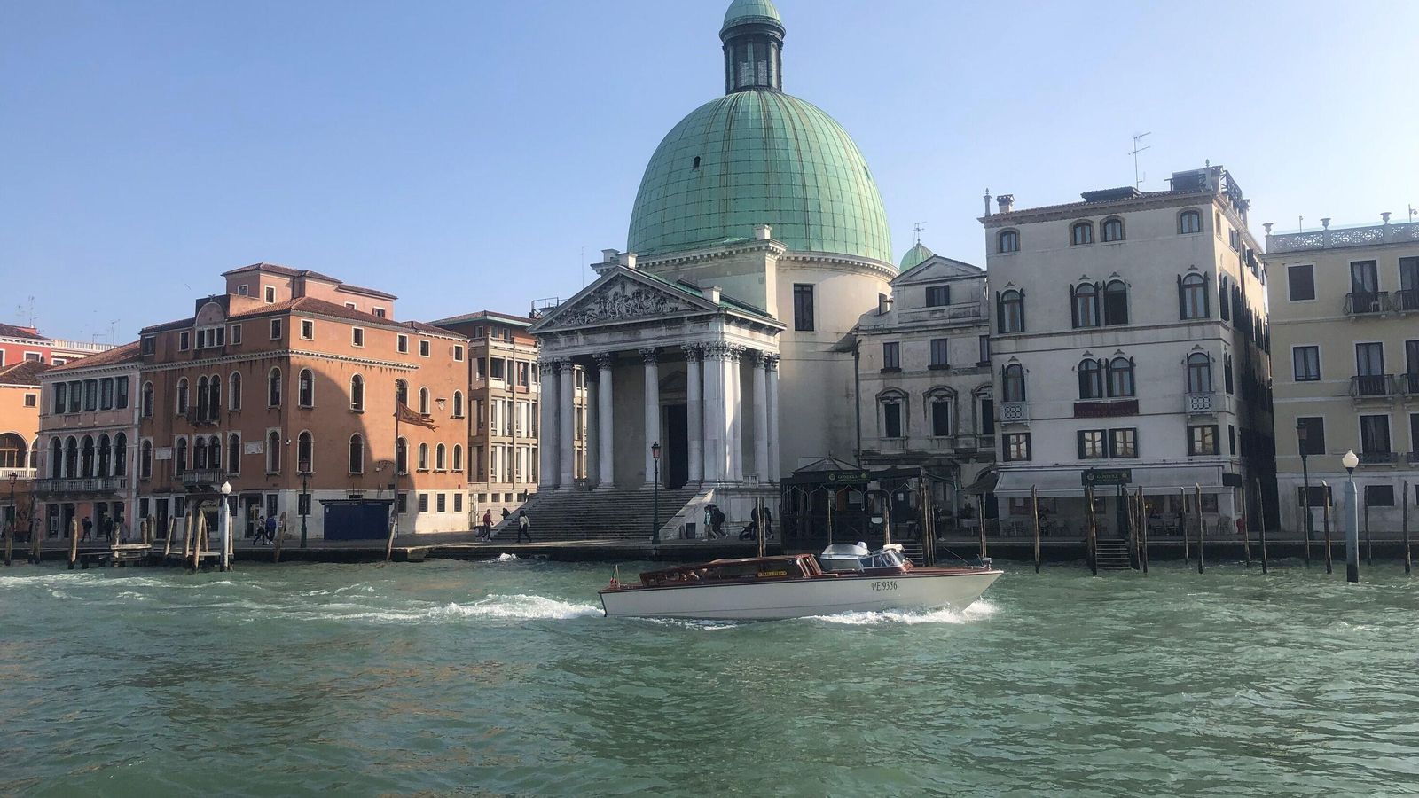 Salida de la estación de Santa Lucía