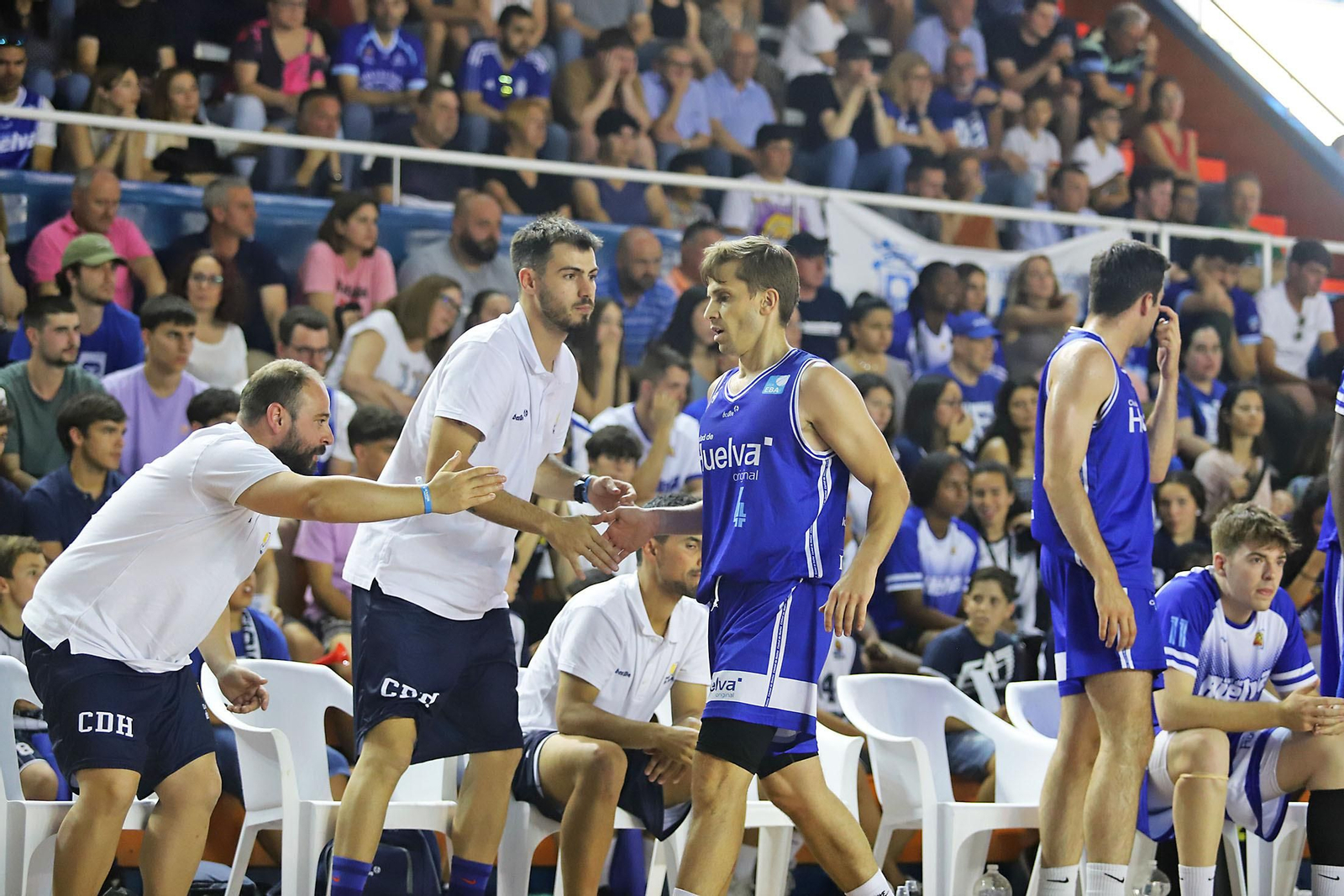 Ambiente en el Andrés Estrada en el encuentro Pajarraco CB Santfeliueng vs Ciudad de Huelva.