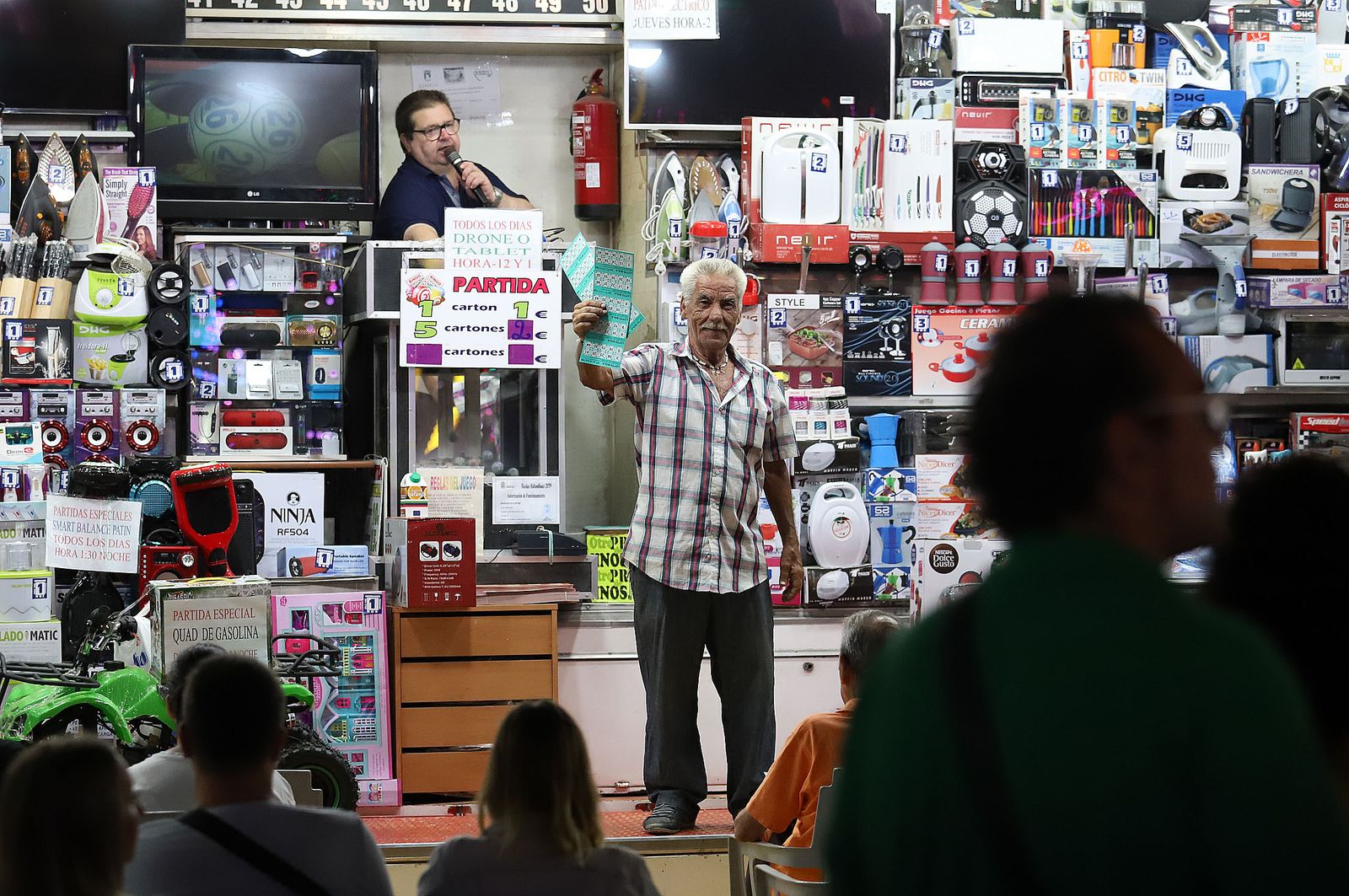 Imágenes de los "Abuelos de las Colombinas 2019" y del ambiente en el recinto