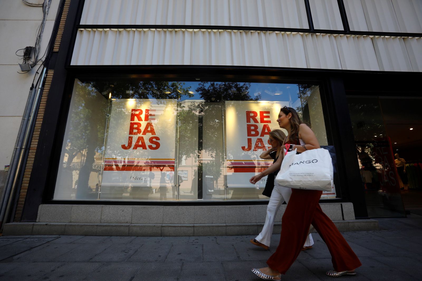 Arrancan las rebajas de verano en Córdoba, en imágenes