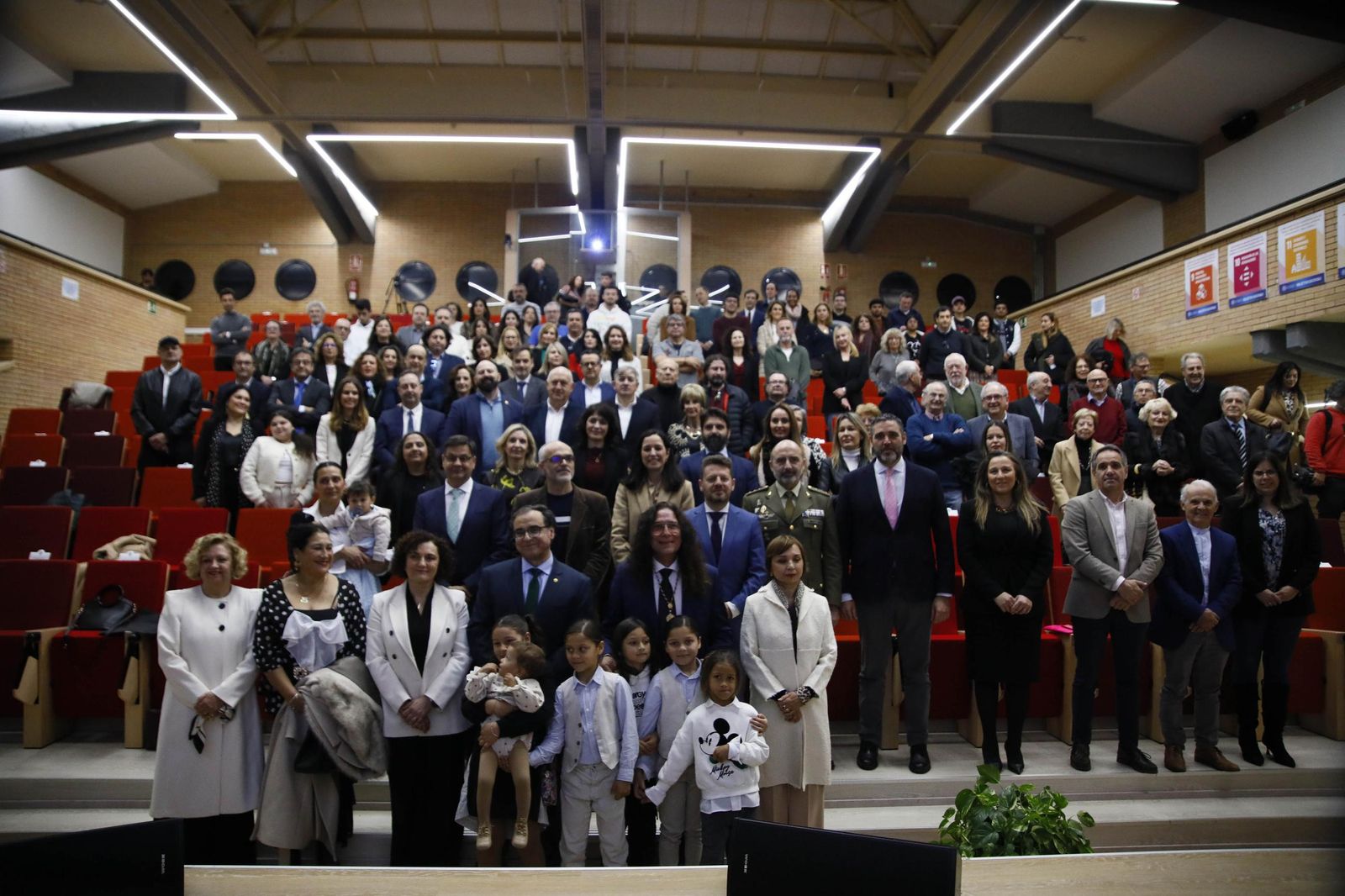 Las imágenes del acto de entrega de la Medalla de Oro a José Fernández Torres Tomatito, en la Universidad de Almería