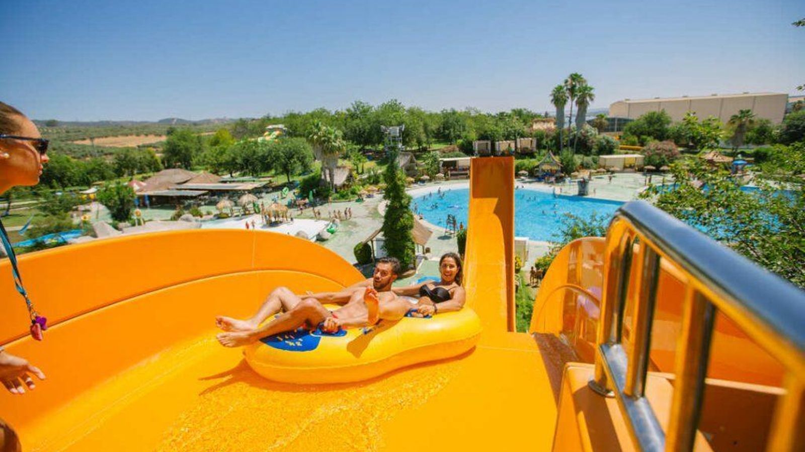 Uno de los toboganes del Aquasierra.