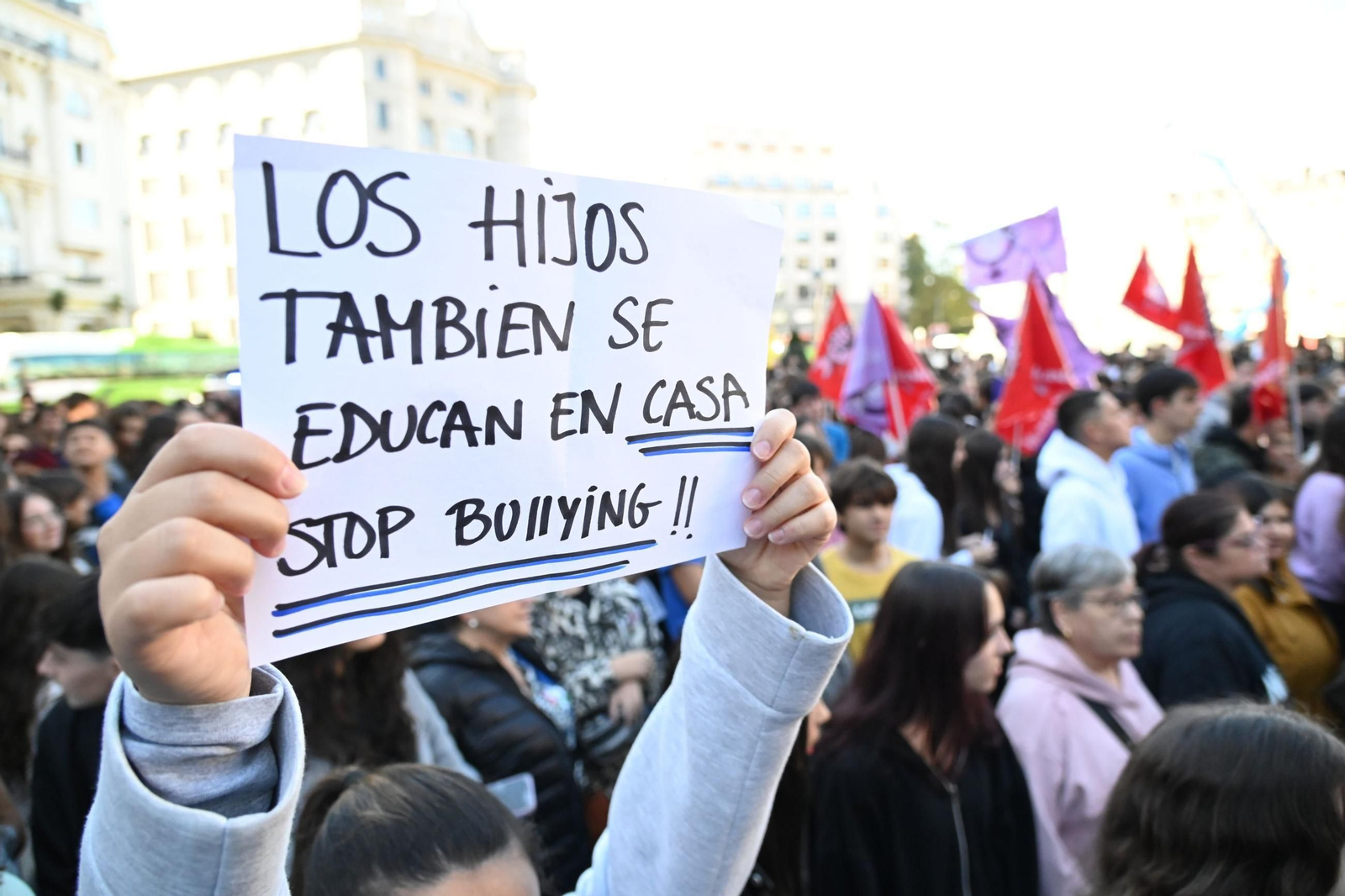 Las manifestaciones estudiantiles alzan su voz contra el 'bullying' a lo largo y ancho de España